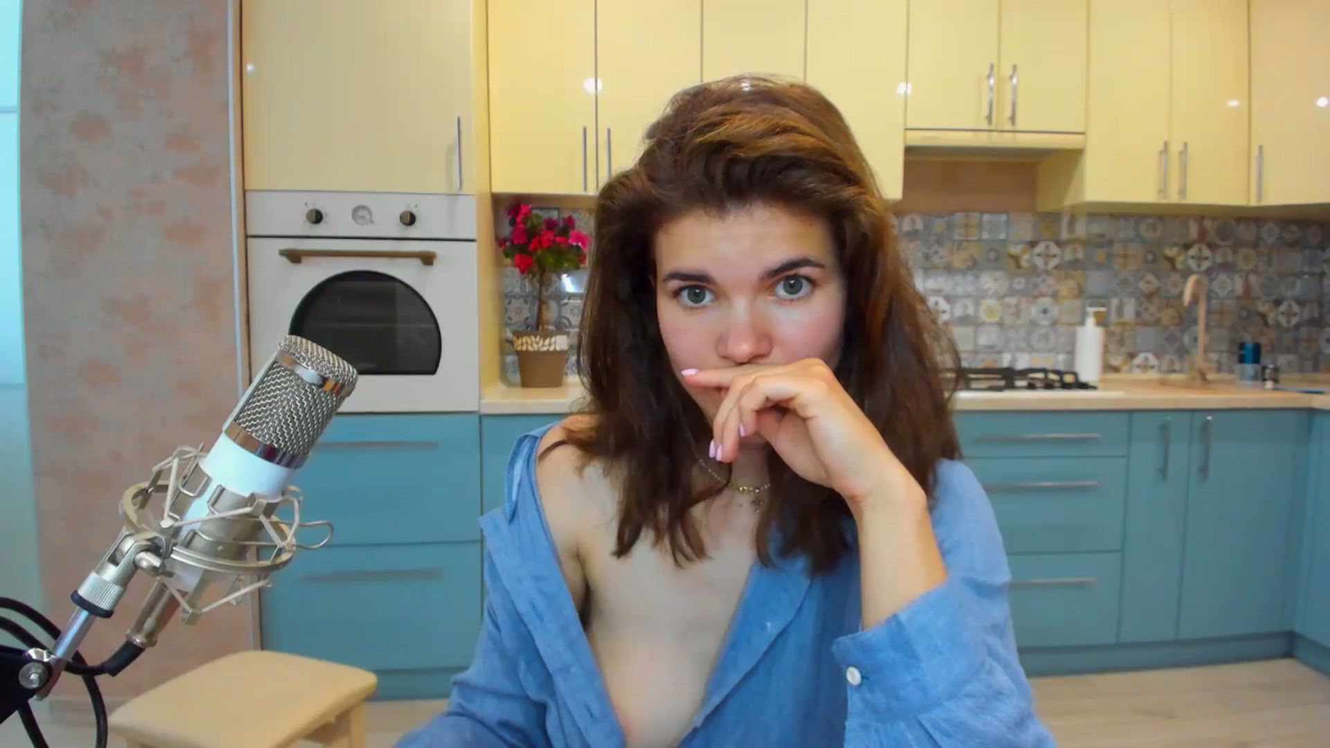 Gallery image thumbnail from MissJeanne's myfreecams stream on, 06/21/2024, 13:23 image 16 of 20