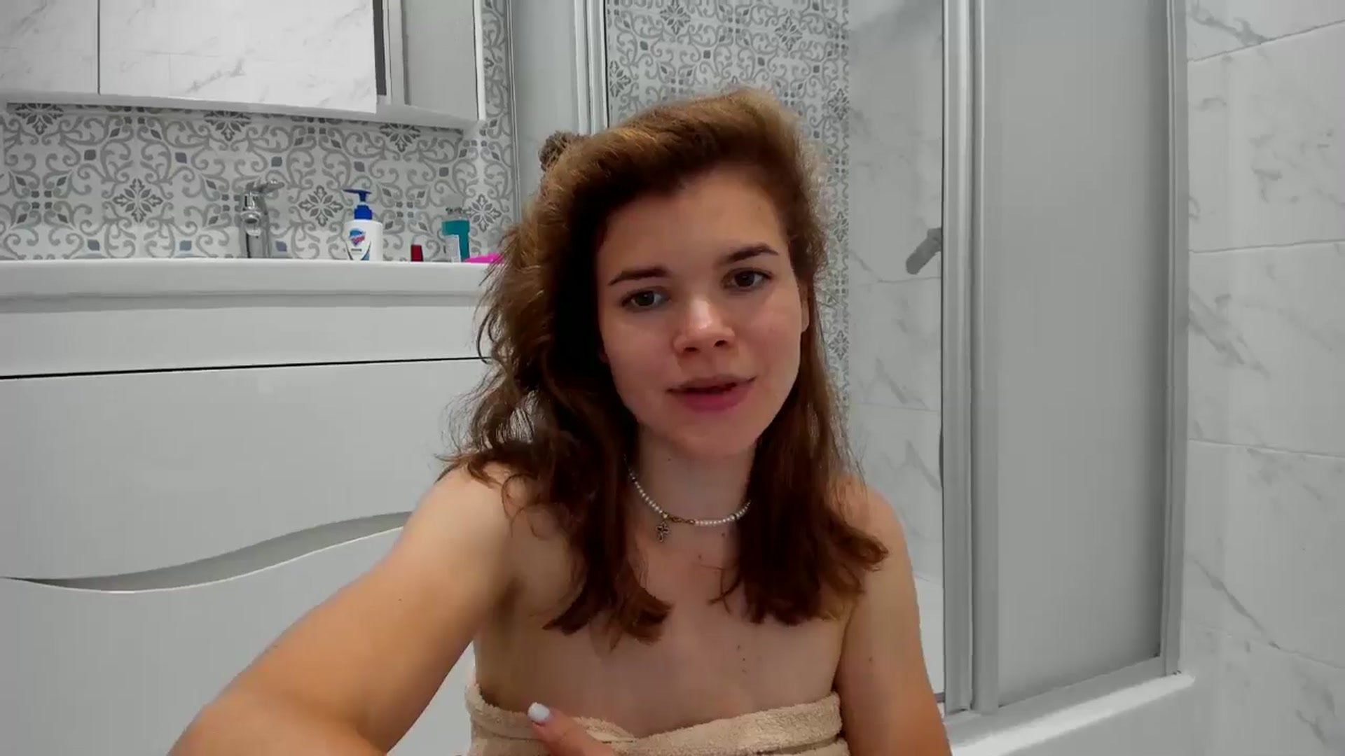 Gallery image thumbnail from MissJeanne's myfreecams stream on, 08/12/2024, 09:27 image 4 of 20