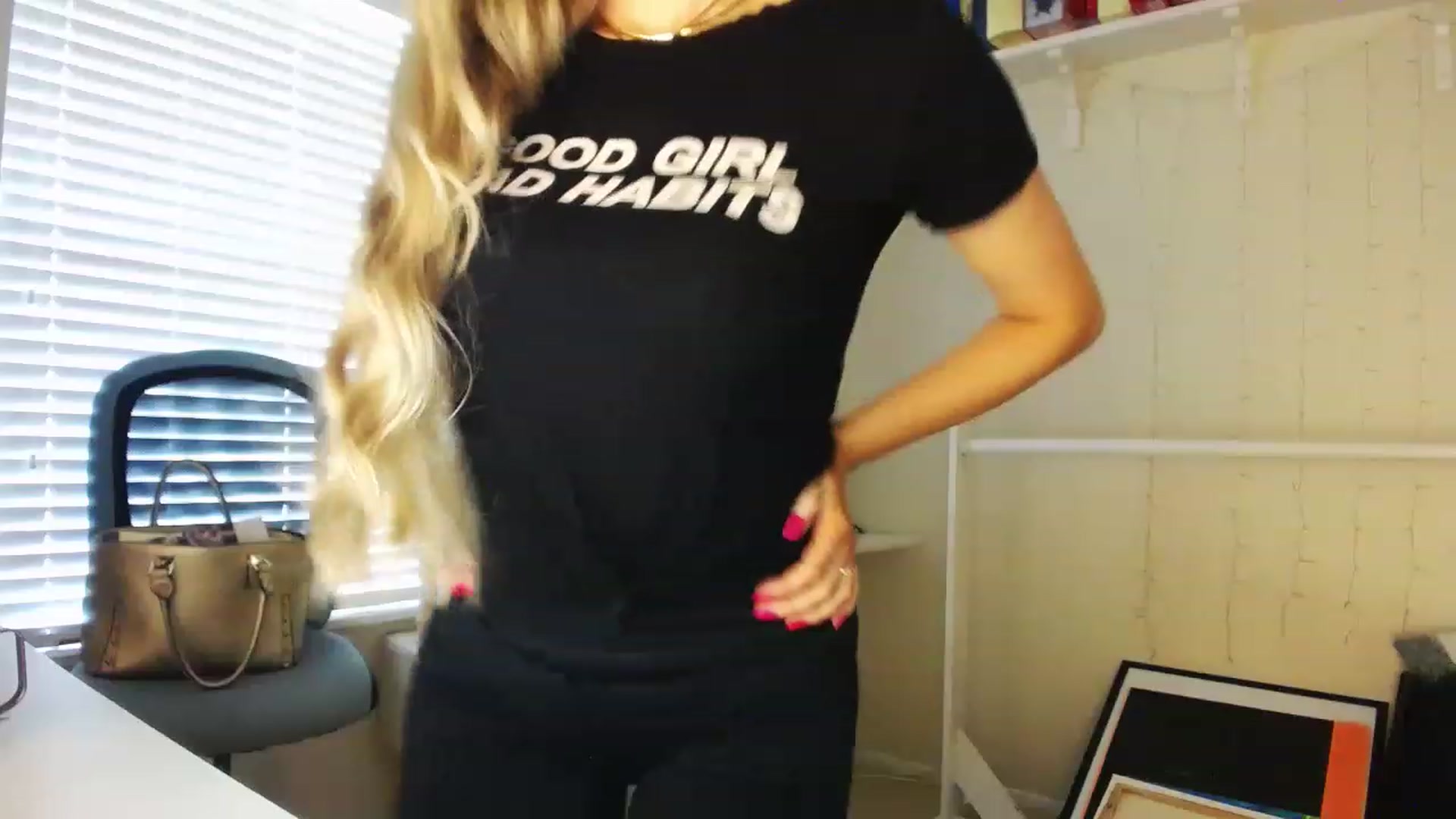 Gallery image thumbnail from MissJules's myfreecams stream on, 04/19/2023, 13:56 image 13 of 20