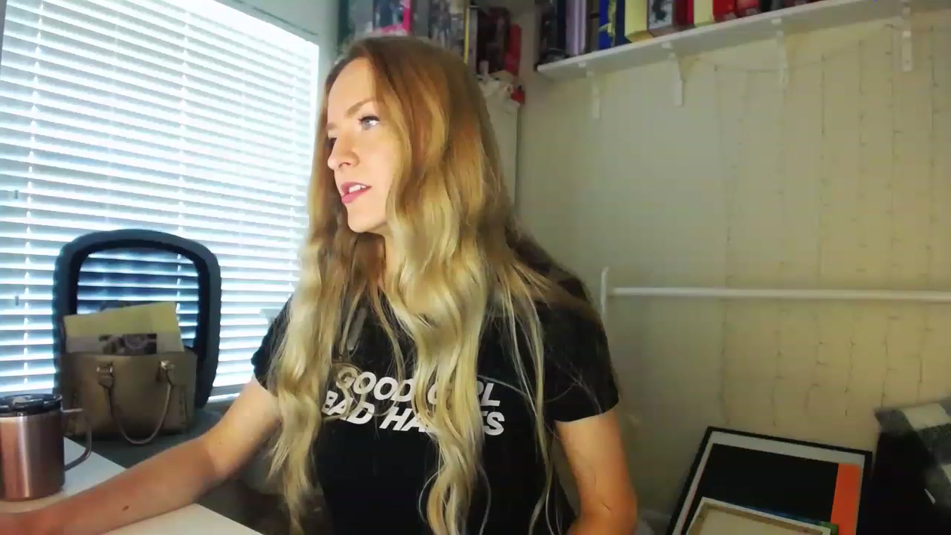 Gallery image thumbnail from MissJules's myfreecams stream on, 04/19/2023, 15:21 image 19 of 20