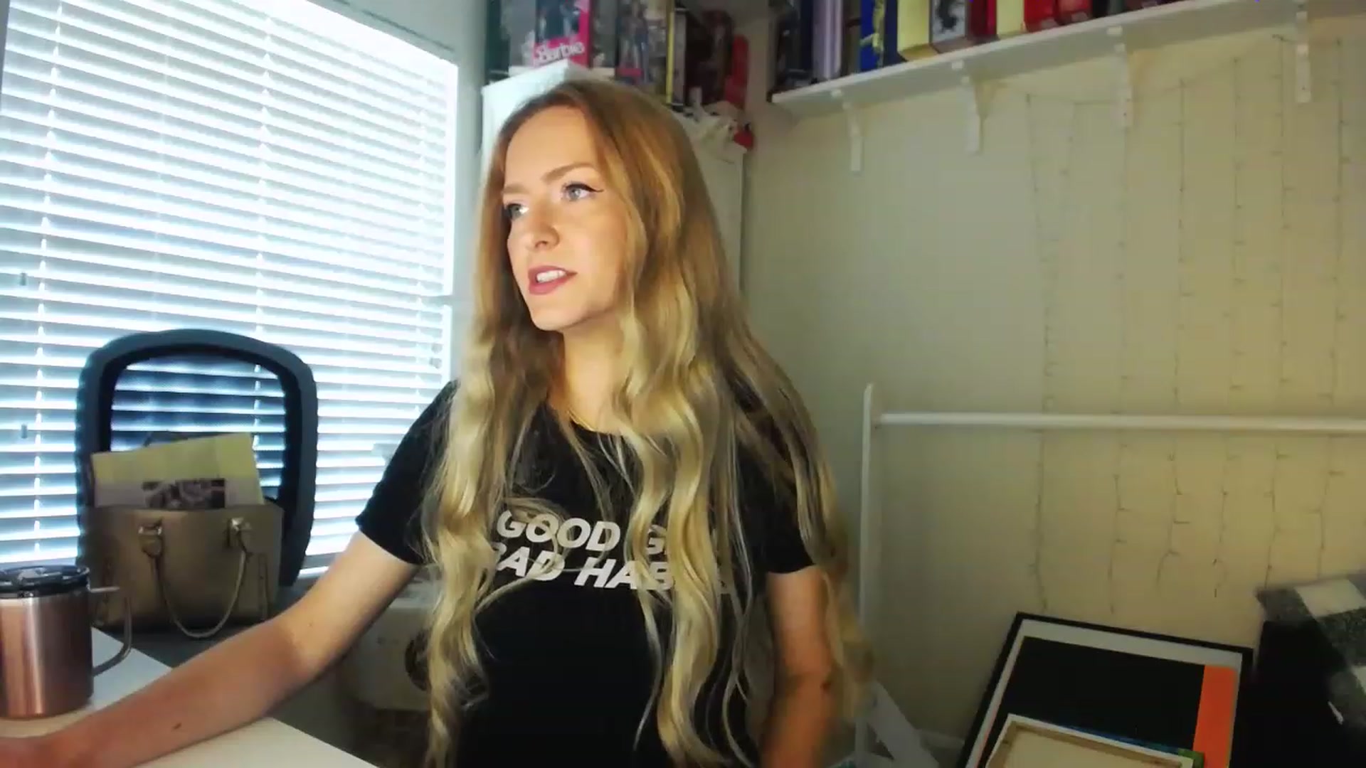 Gallery image thumbnail from MissJules's myfreecams stream on, 04/19/2023, 15:21 image 20 of 20
