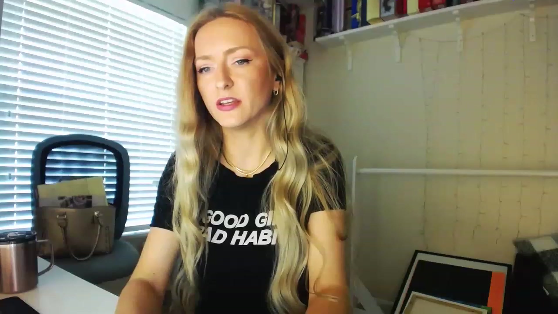 Gallery image thumbnail from MissJules's myfreecams stream on, 04/19/2023, 15:21 image 9 of 20
