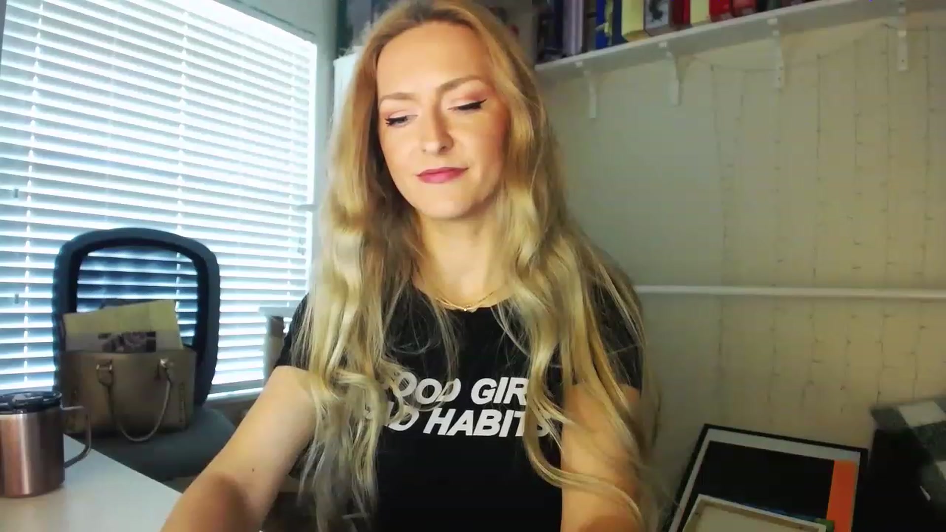 Gallery image thumbnail from MissJules's myfreecams stream on, 04/19/2023, 15:21 image 18 of 20