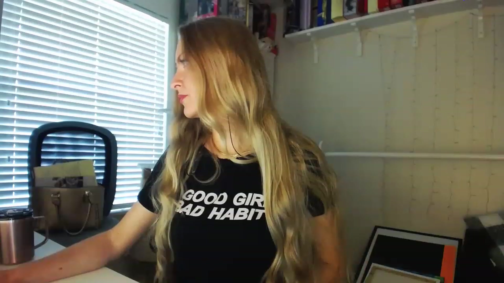 Gallery image thumbnail from MissJules's myfreecams stream on, 04/19/2023, 15:21 image 16 of 20