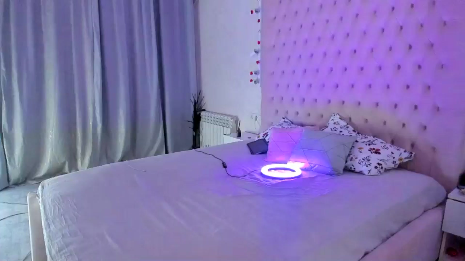 Gallery image thumbnail from MissKristina's myfreecams stream on, 11/04/2025, 17:21 image 1 of 20