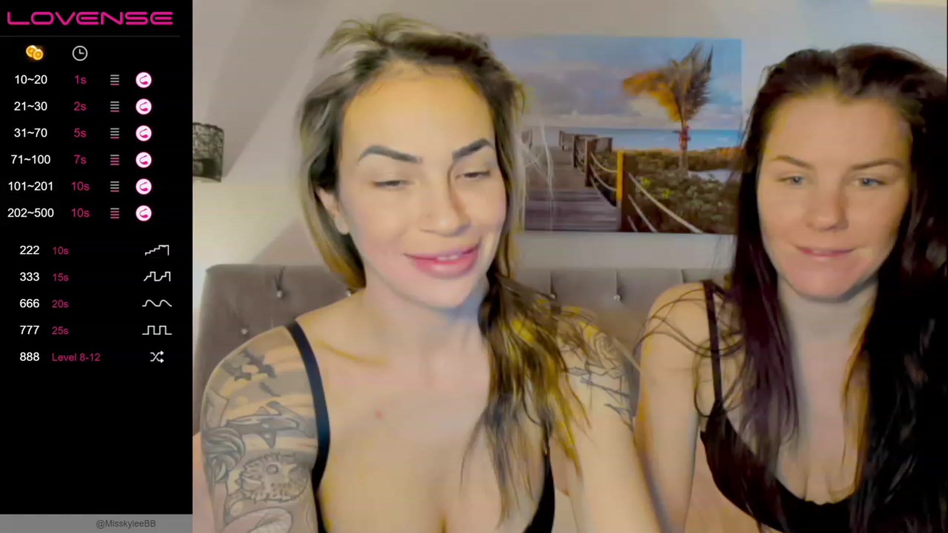 Gallery image thumbnail from MissKyleeBB's myfreecams stream on, 11/21/2022, 18:20 image 17 of 20