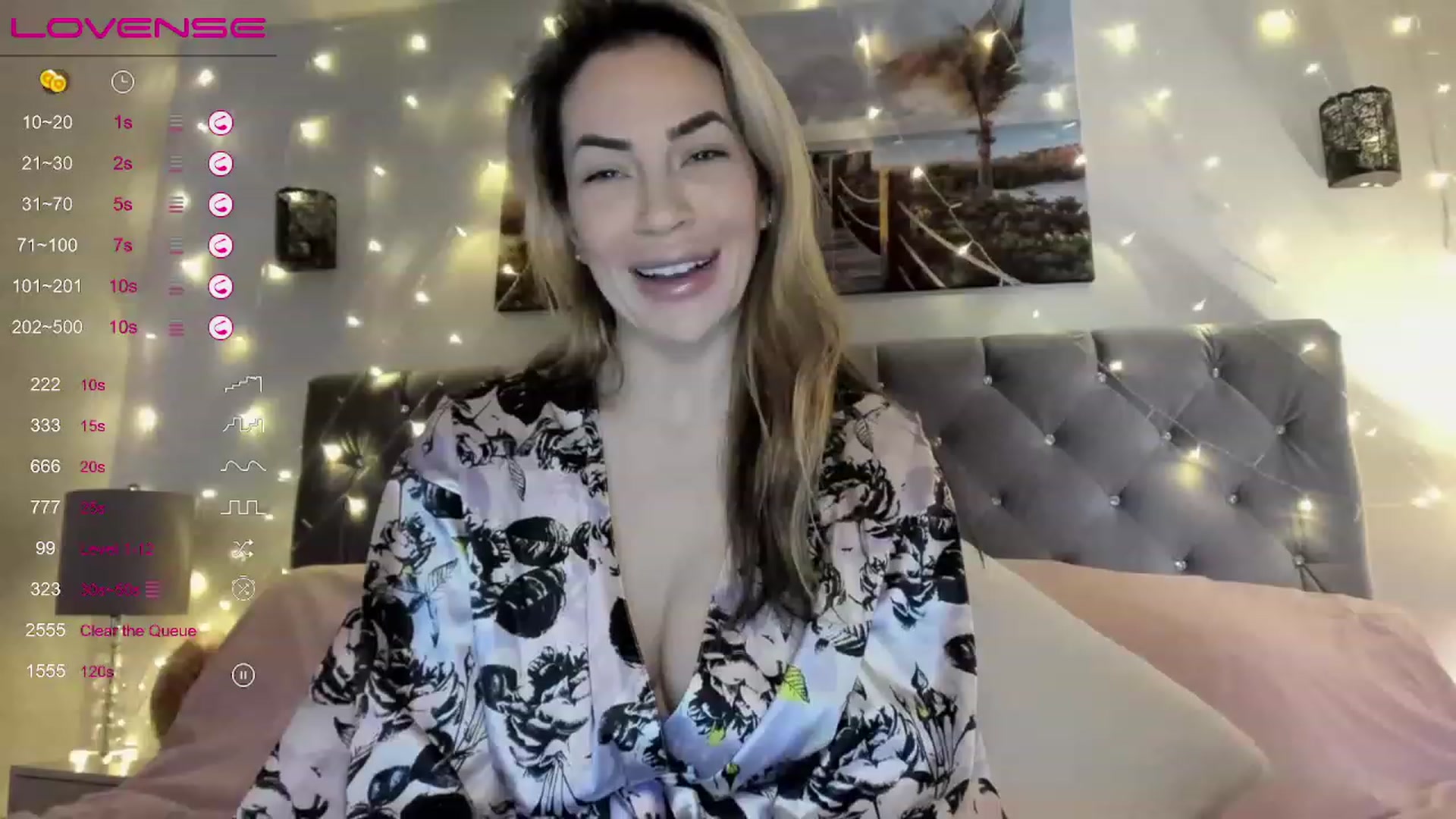 Gallery image thumbnail from MissKyleeBB's myfreecams stream on, 12/10/2022, 18:28 image 6 of 20