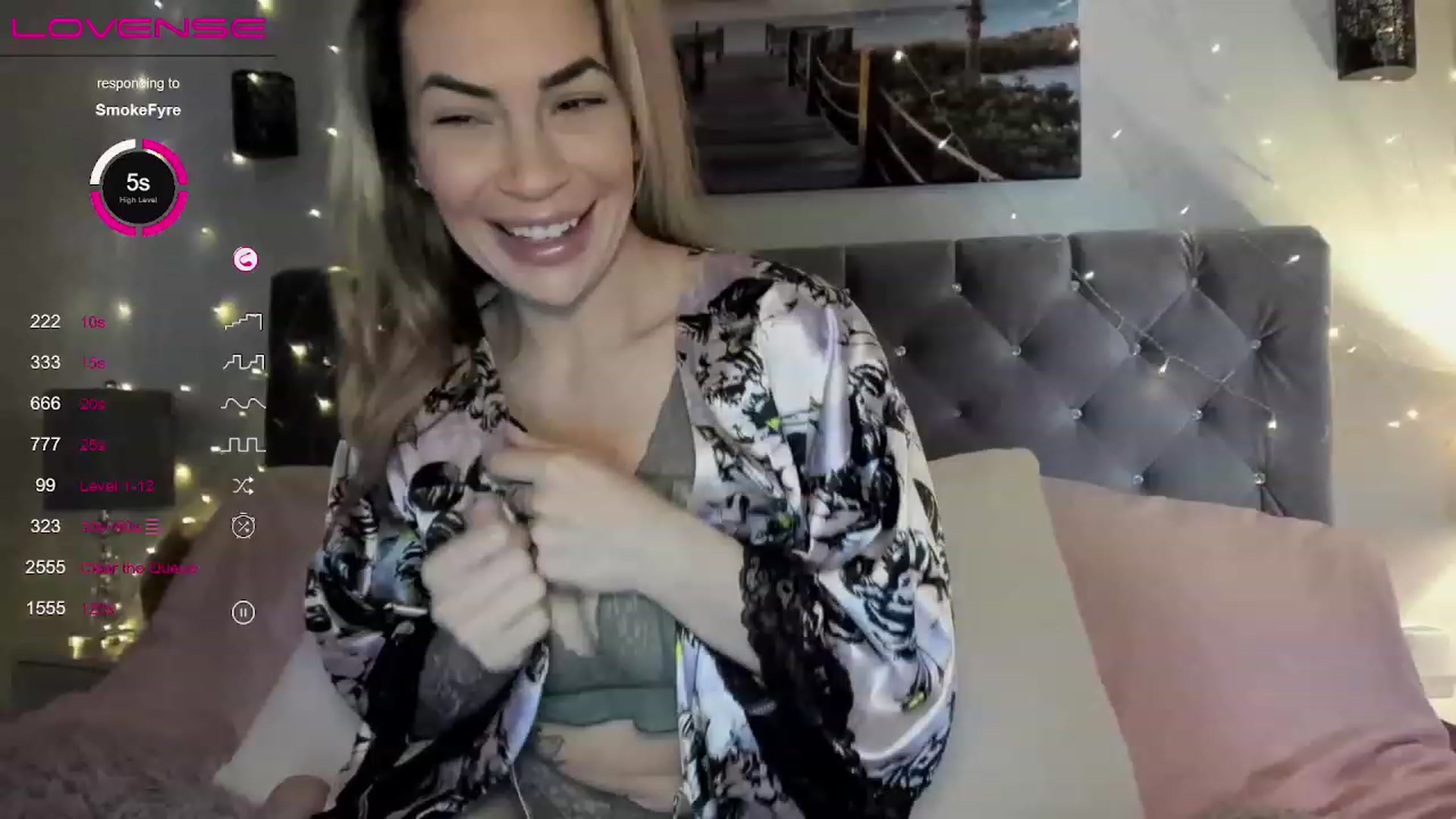 Gallery image thumbnail from MissKyleeBB's myfreecams stream on, 12/10/2022, 18:28 image 10 of 20