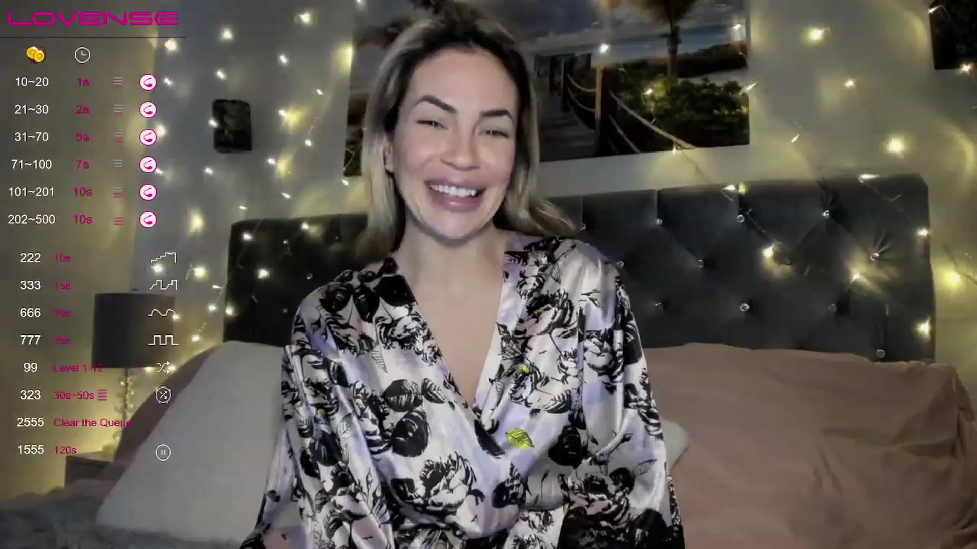 Gallery image thumbnail from MissKyleeBB's myfreecams stream on, 12/10/2022, 20:39 image 8 of 20