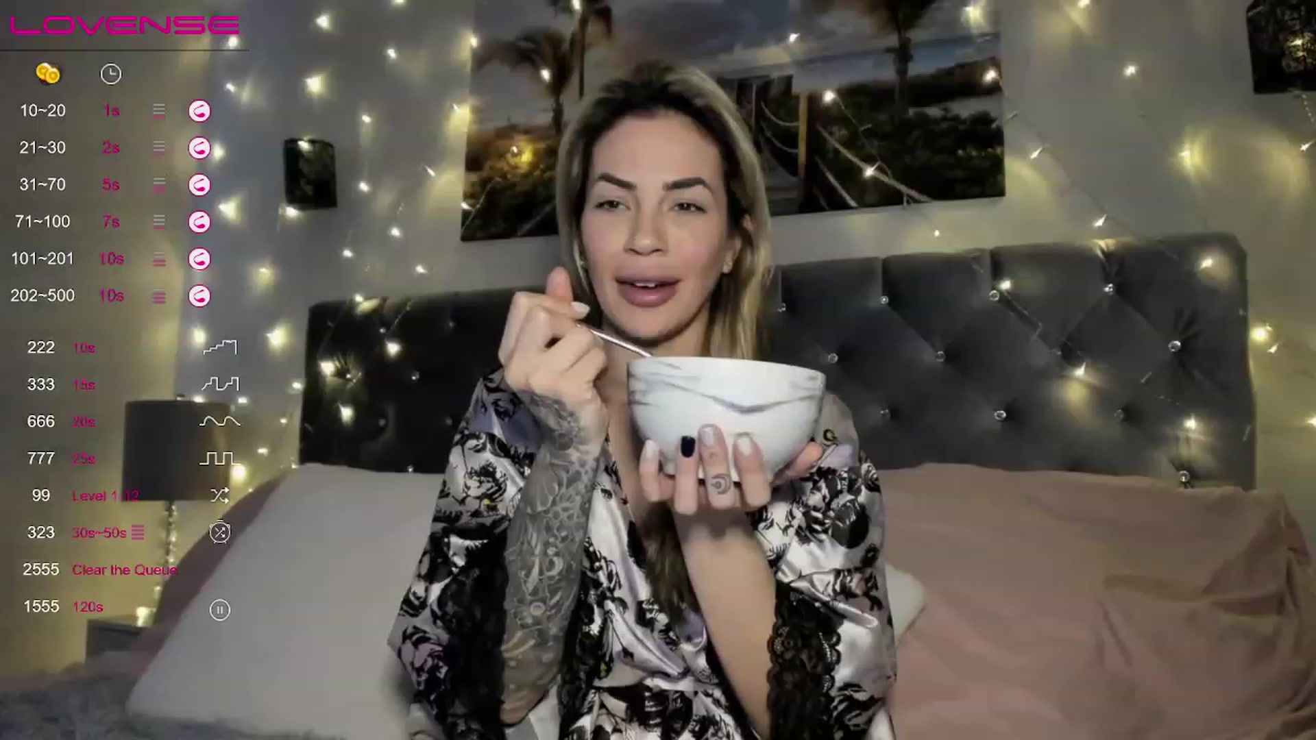 Gallery image thumbnail from MissKyleeBB's myfreecams stream on, 12/10/2022, 20:39 image 11 of 20