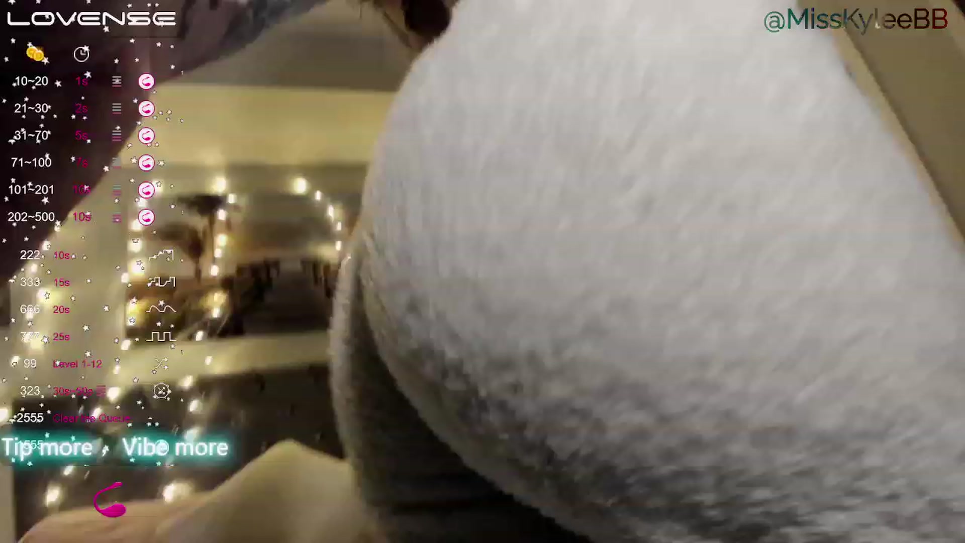 Gallery image thumbnail from MissKyleeBB's myfreecams stream on, 12/22/2022, 03:22 image 13 of 20