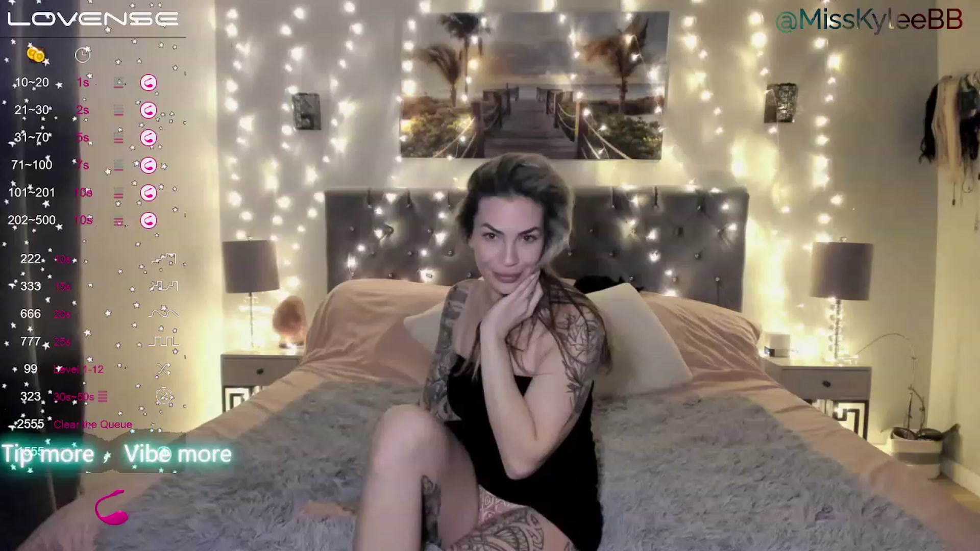 Gallery image thumbnail from MissKyleeBB's myfreecams stream on, 12/22/2022, 03:22 image 2 of 20