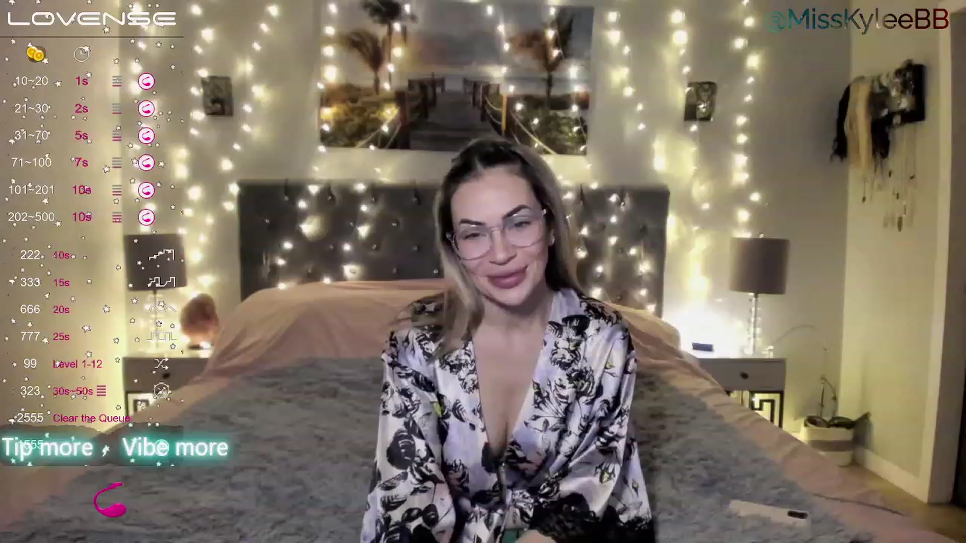 Gallery image thumbnail from MissKyleeBB's myfreecams stream on, 12/27/2022, 03:38 image 13 of 20