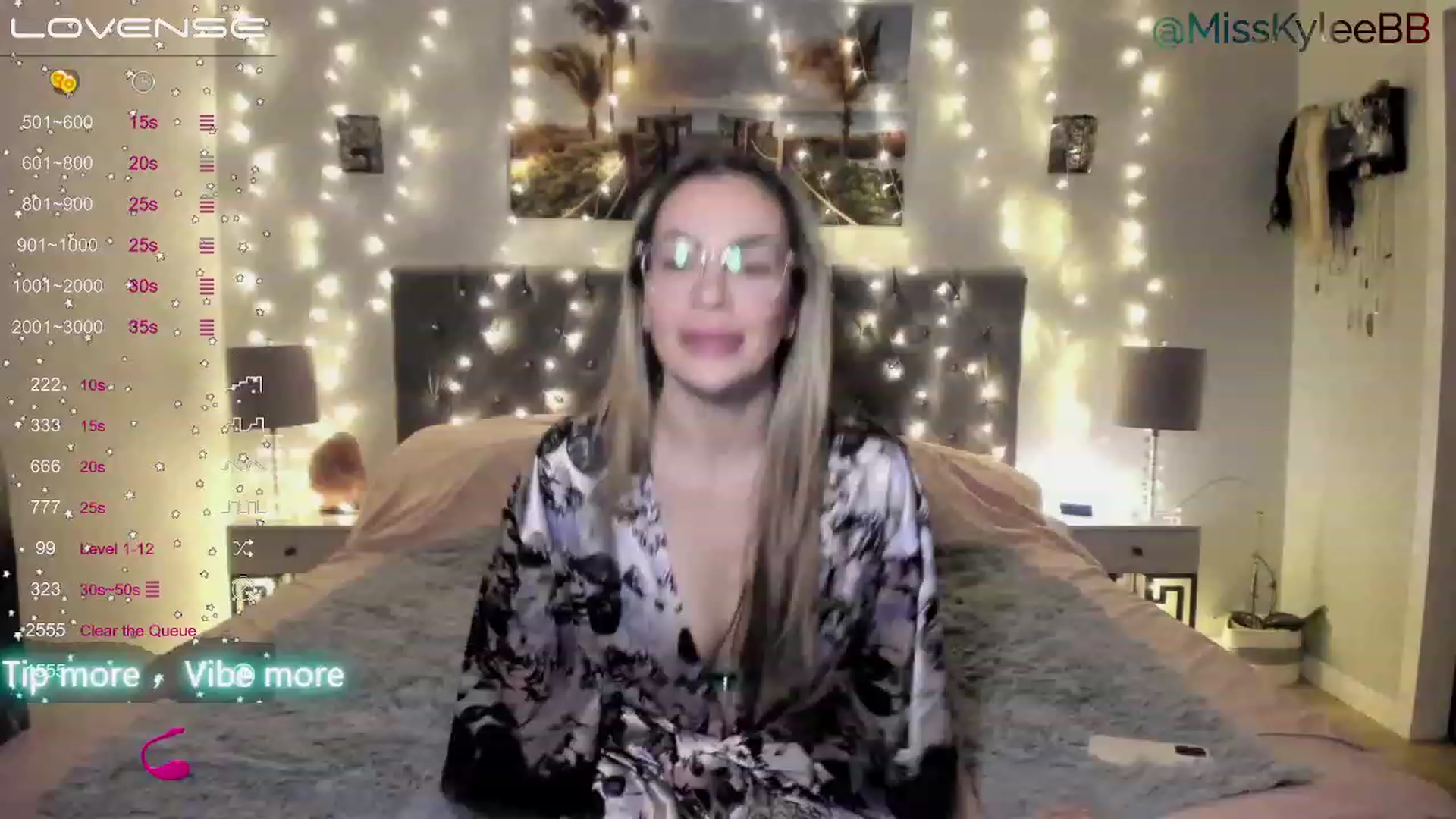 Gallery image thumbnail from MissKyleeBB's myfreecams stream on, 12/27/2022, 03:38 image 11 of 20
