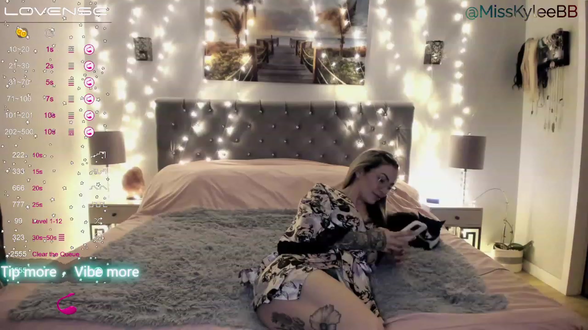 Gallery image thumbnail from MissKyleeBB's myfreecams stream on, 12/27/2022, 03:38 image 5 of 20