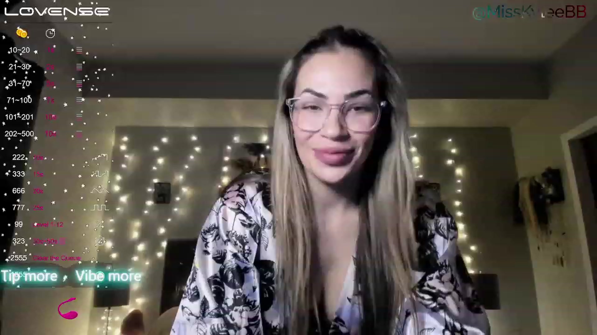 Gallery image thumbnail from MissKyleeBB's myfreecams stream on, 12/27/2022, 03:38 image 12 of 20