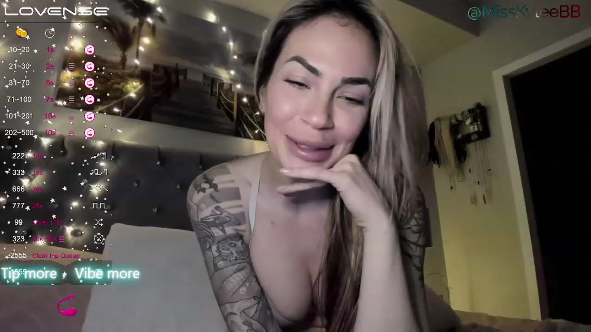 Gallery image thumbnail from MissKyleeBB's myfreecams stream on, 12/27/2022, 18:48 image 18 of 20