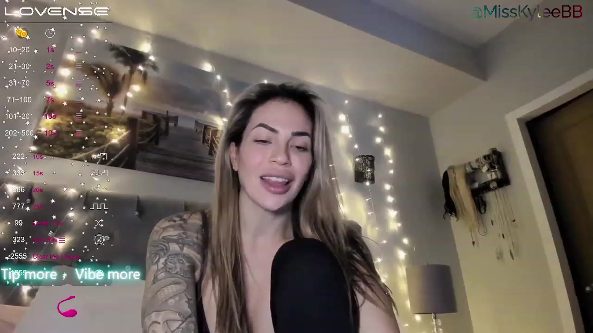 Gallery image thumbnail from MissKyleeBB's myfreecams stream on, 12/27/2022, 22:28 image 13 of 20