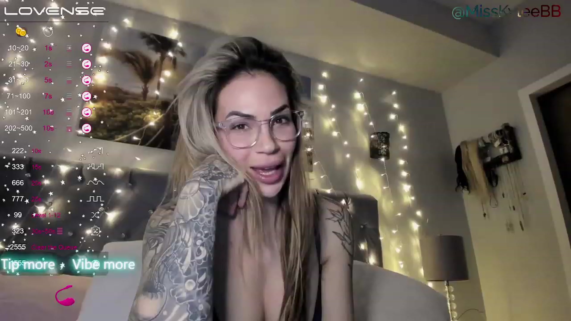 Gallery image thumbnail from MissKyleeBB's myfreecams stream on, 12/27/2022, 22:28 image 3 of 20