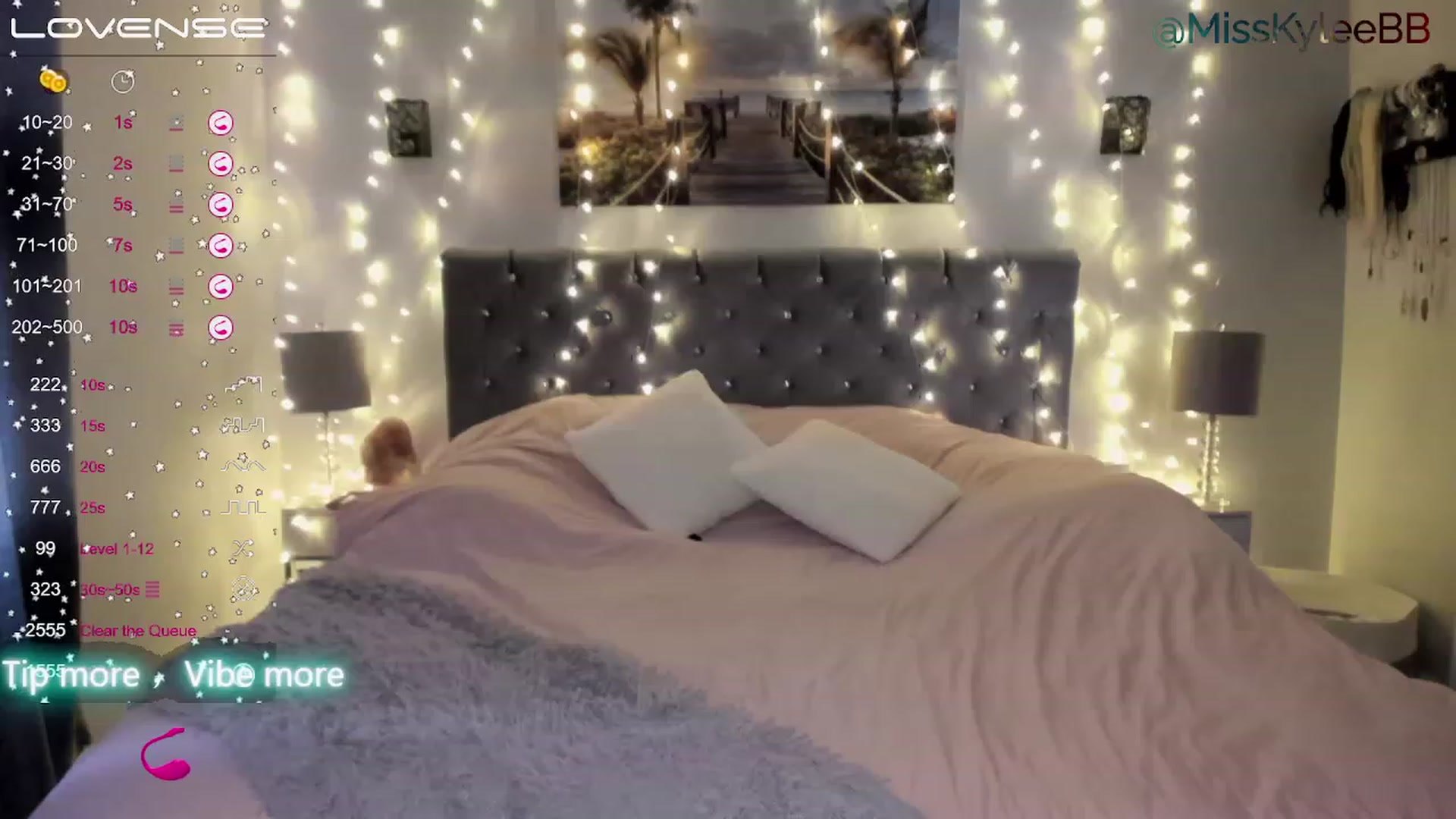 Gallery image thumbnail from MissKyleeBB's myfreecams stream on, 01/03/2023, 20:00 image 2 of 20