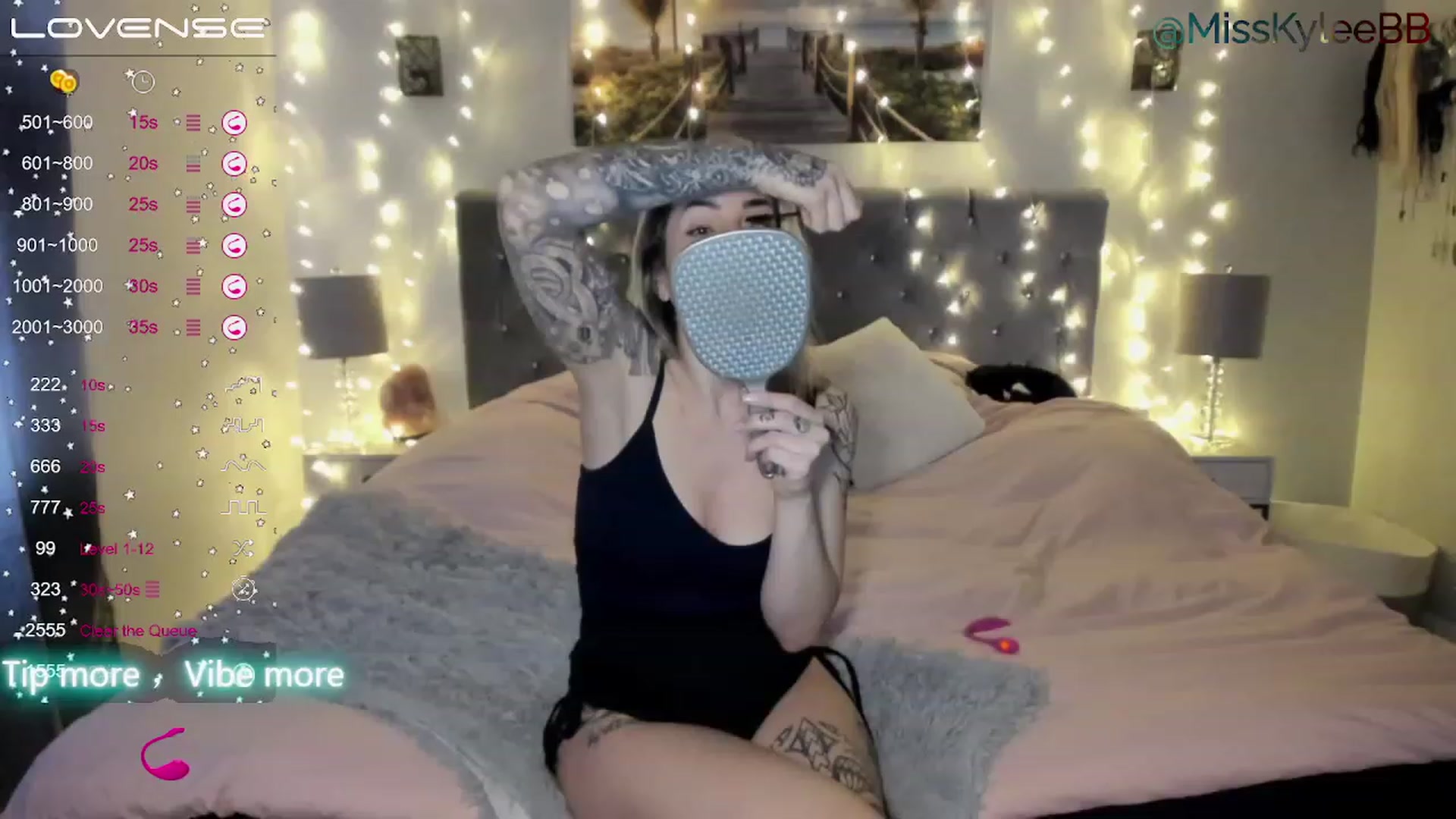 Gallery image thumbnail from MissKyleeBB's myfreecams stream on, 01/06/2023, 18:48 image 6 of 20