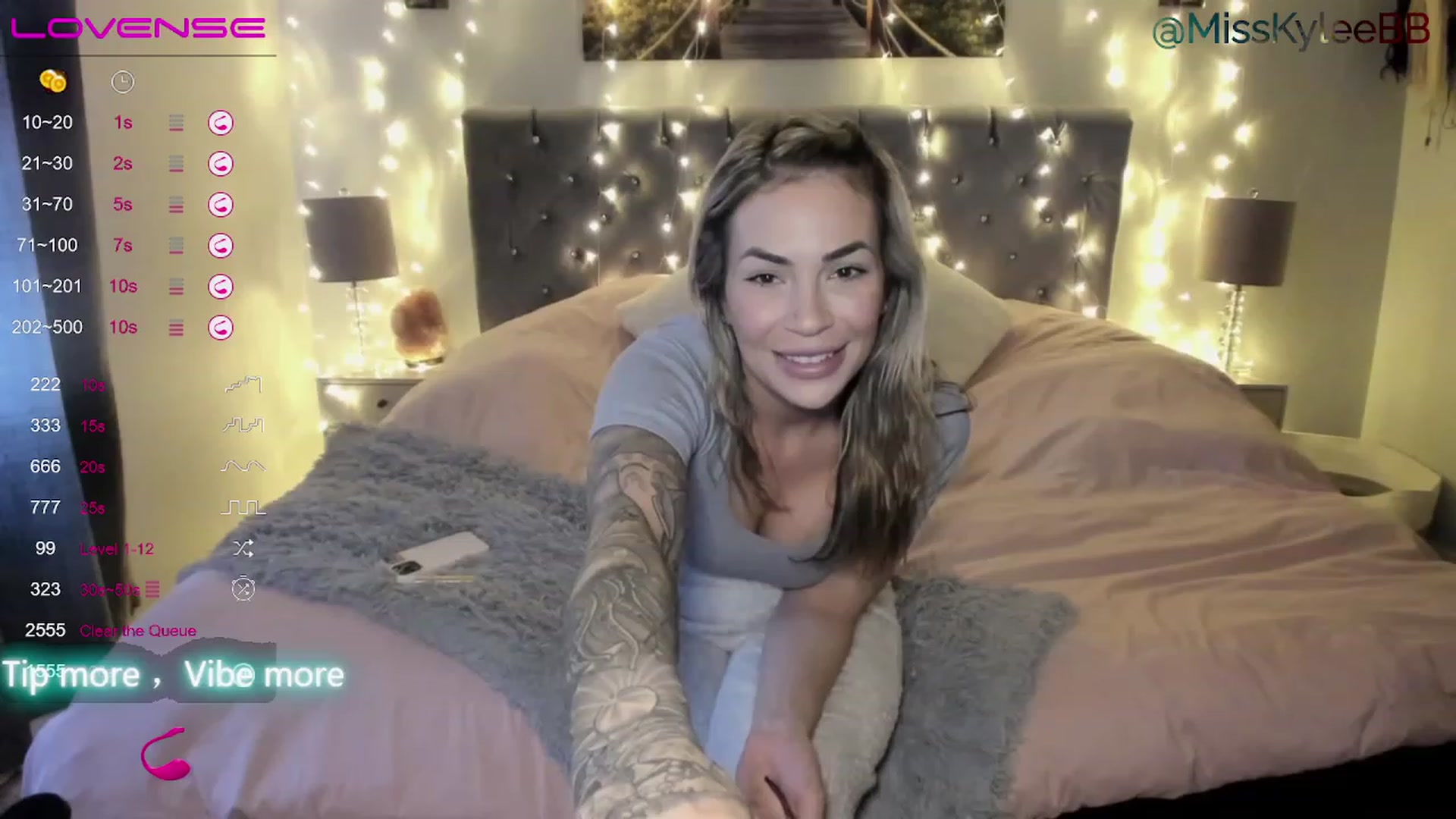 Gallery image thumbnail from MissKyleeBB's myfreecams stream on, 01/09/2023, 19:09 image 19 of 20