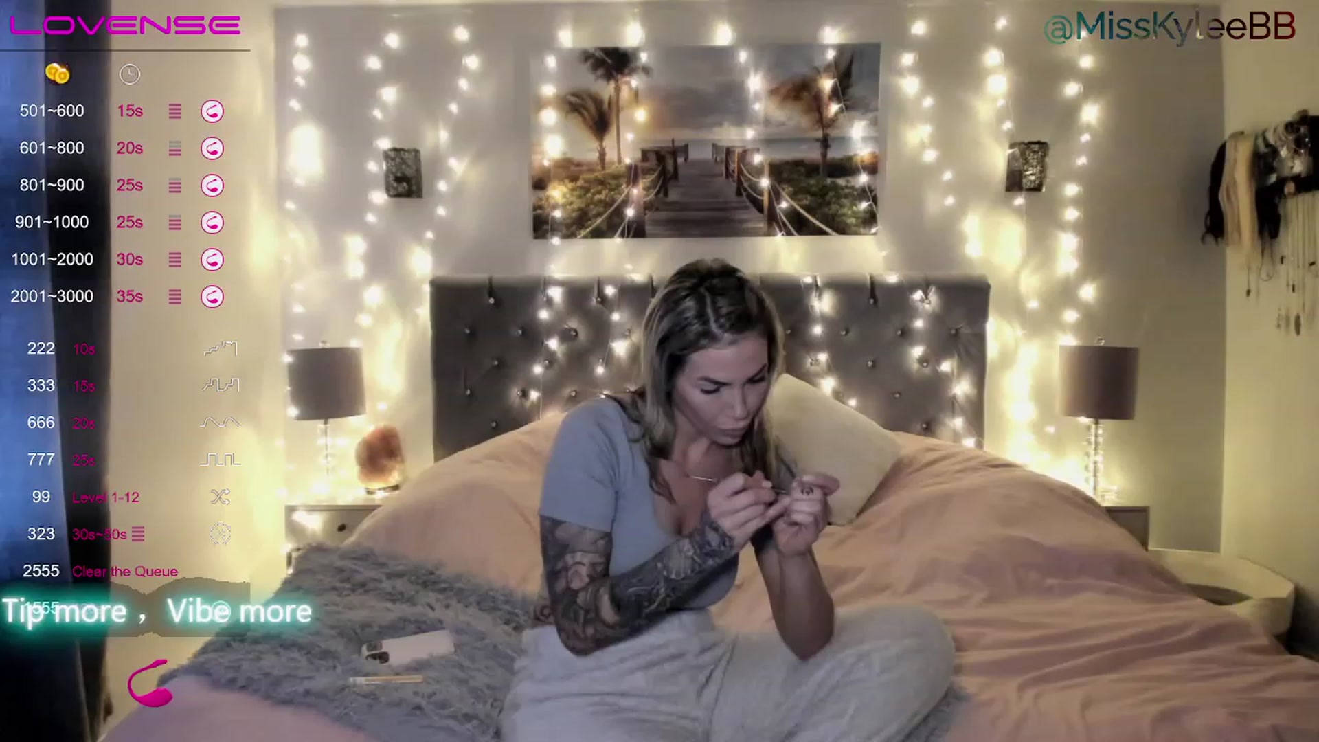 Gallery image thumbnail from MissKyleeBB's myfreecams stream on, 01/09/2023, 19:09 image 6 of 20