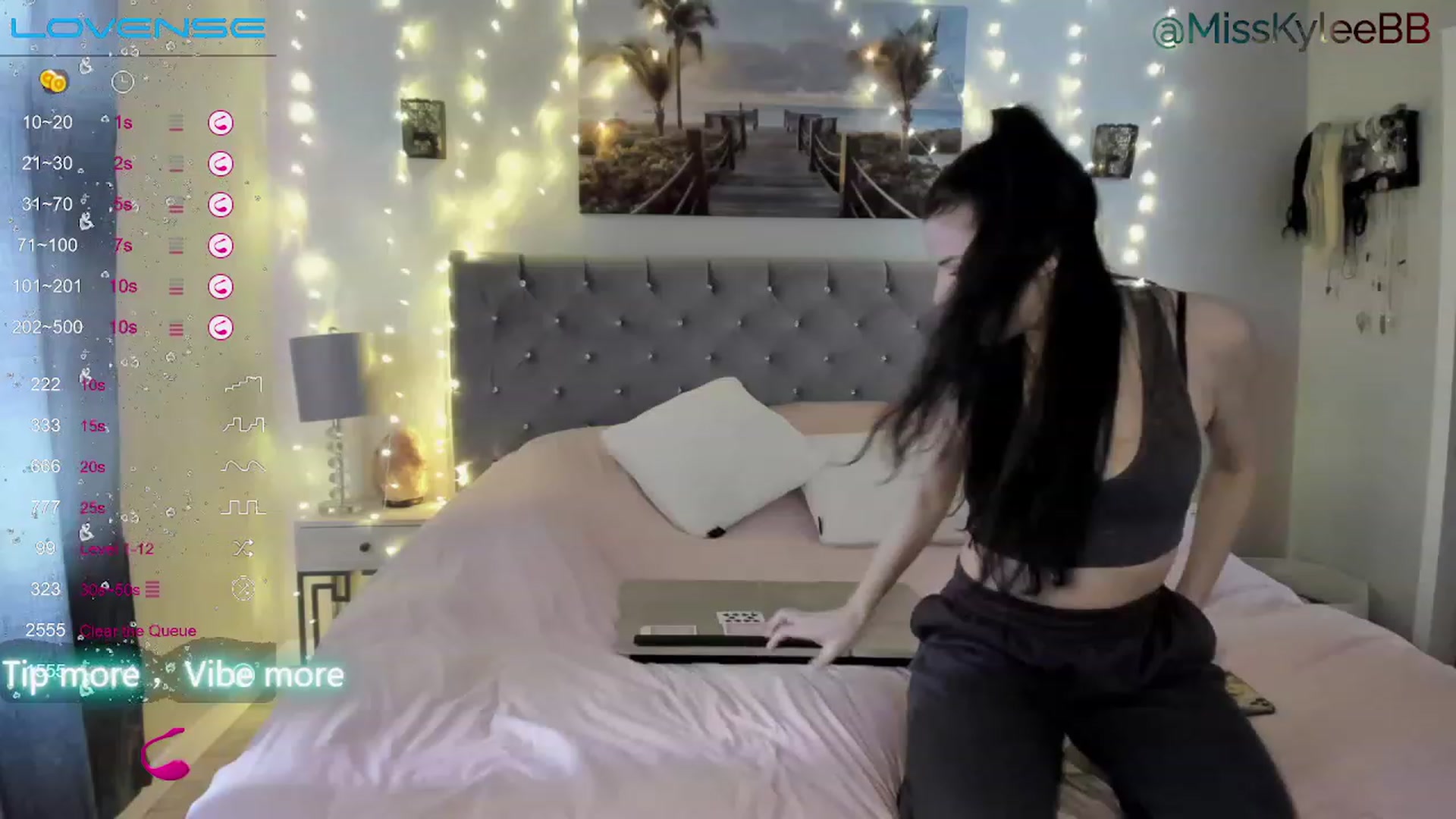 Gallery image thumbnail from MissKyleeBB's myfreecams stream on, 01/16/2023, 19:56 image 13 of 20