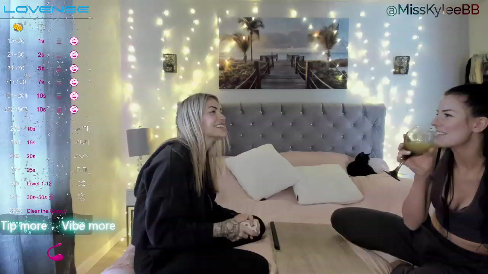 Gallery image thumbnail from MissKyleeBB's myfreecams stream on, 01/16/2023, 20:55 image 15 of 20