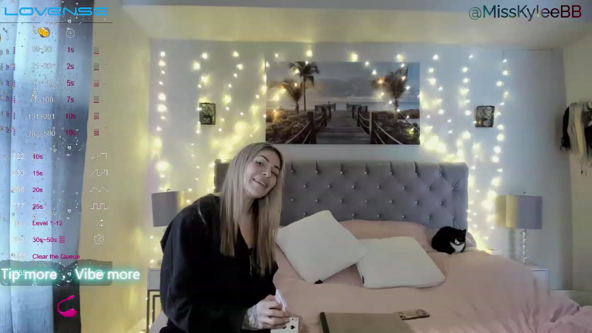 Gallery image thumbnail from MissKyleeBB's myfreecams stream on, 01/16/2023, 20:55 image 3 of 20