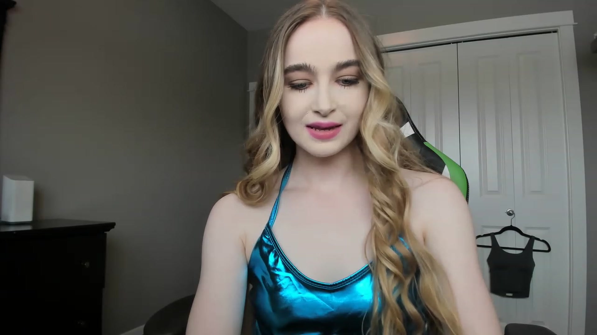 Gallery image thumbnail from MissLaylaStar's myfreecams stream on, 11/21/2022, 19:27 image 13 of 20
