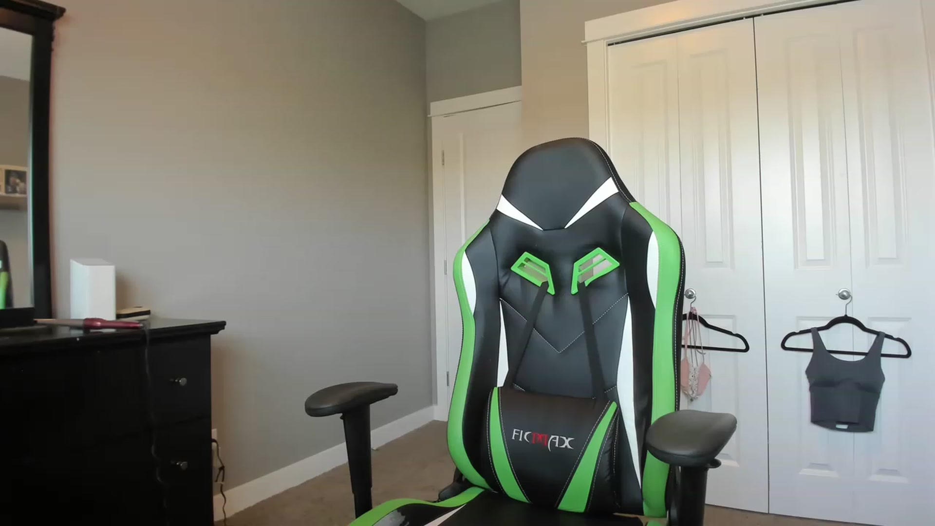 Gallery image thumbnail from MissLaylaStar's myfreecams stream on, 11/24/2022, 16:25 image 11 of 20