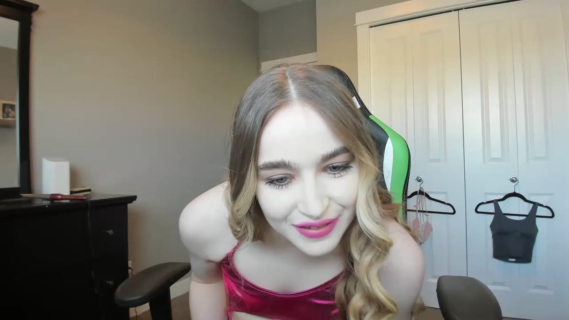 Gallery image thumbnail from MissLaylaStar's myfreecams stream on, 11/24/2022, 16:25 image 2 of 20