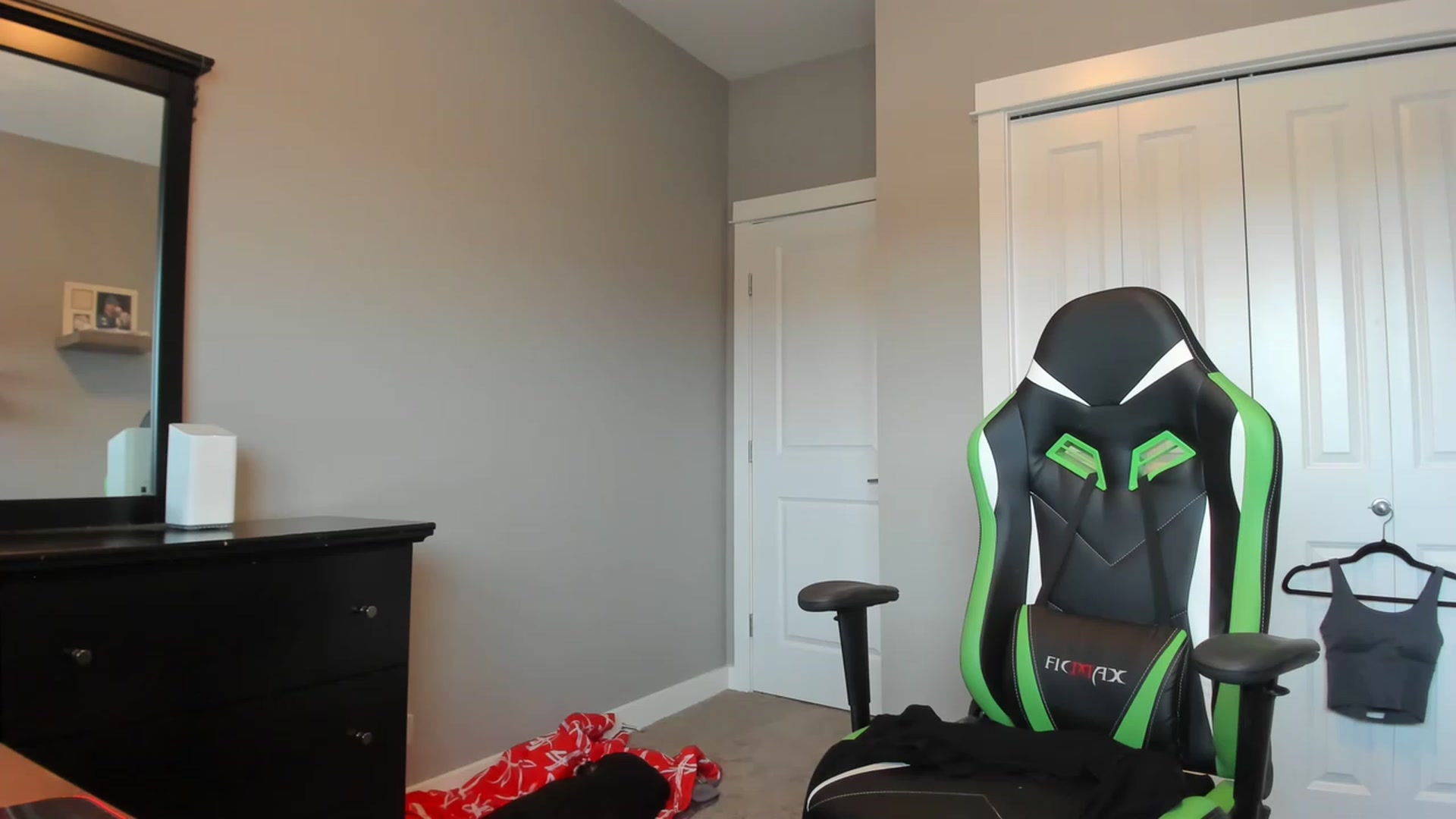 Gallery image thumbnail from MissLaylaStar's myfreecams stream on, 11/25/2022, 15:47 image 1 of 20