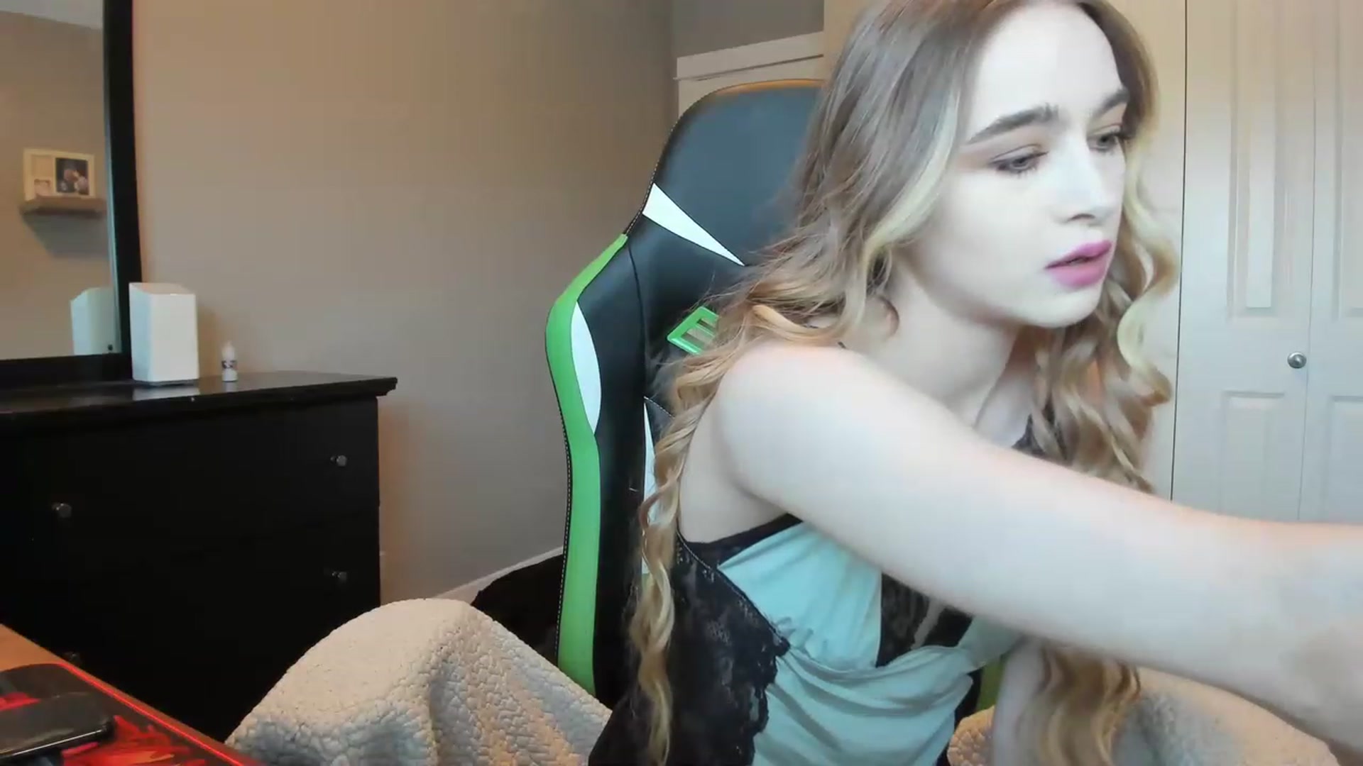 Gallery image thumbnail from MissLaylaStar's myfreecams stream on, 11/29/2022, 16:18 image 4 of 20