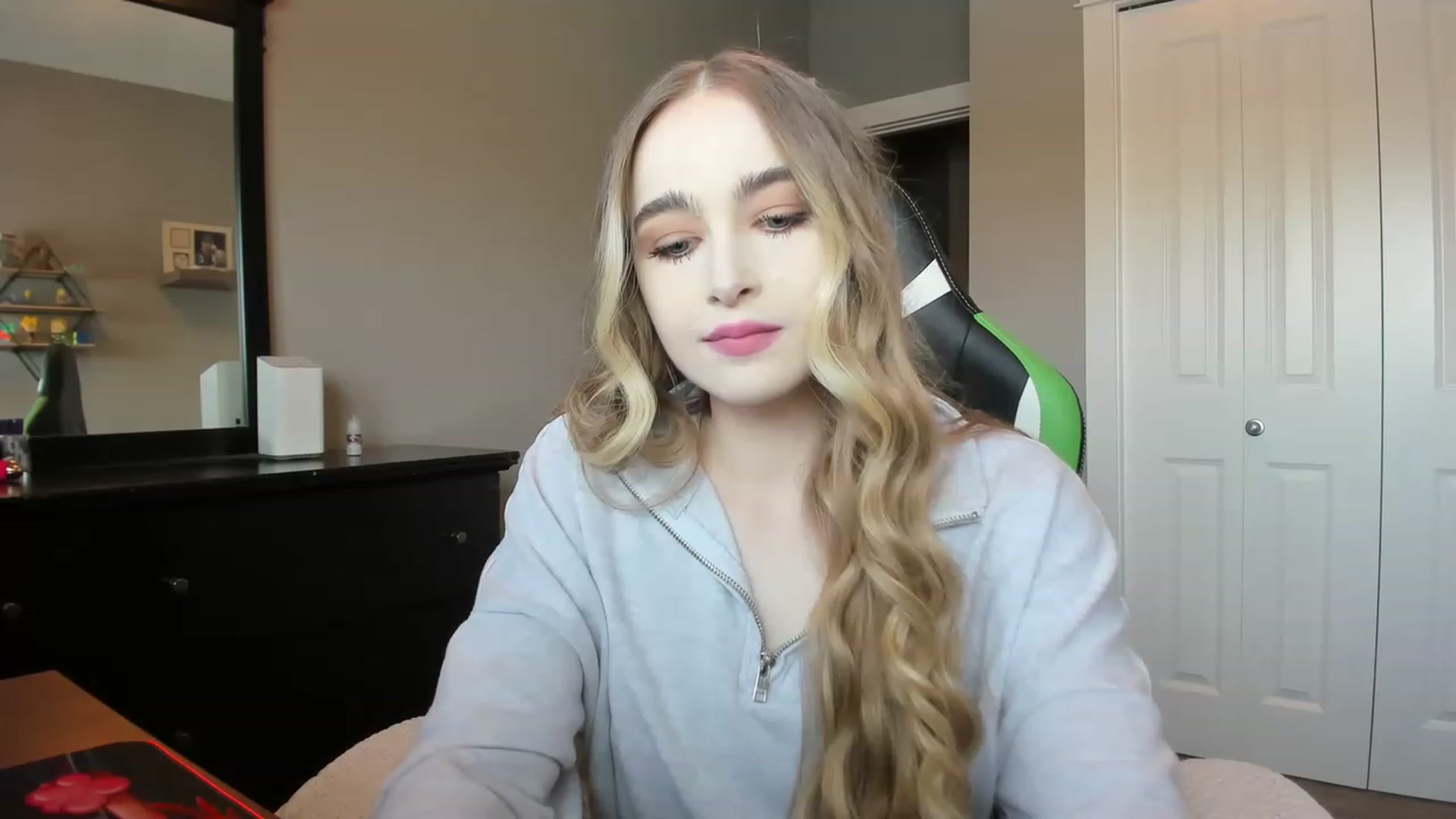 Gallery image thumbnail from MissLaylaStar's myfreecams stream on, 11/29/2022, 16:23 image 19 of 20