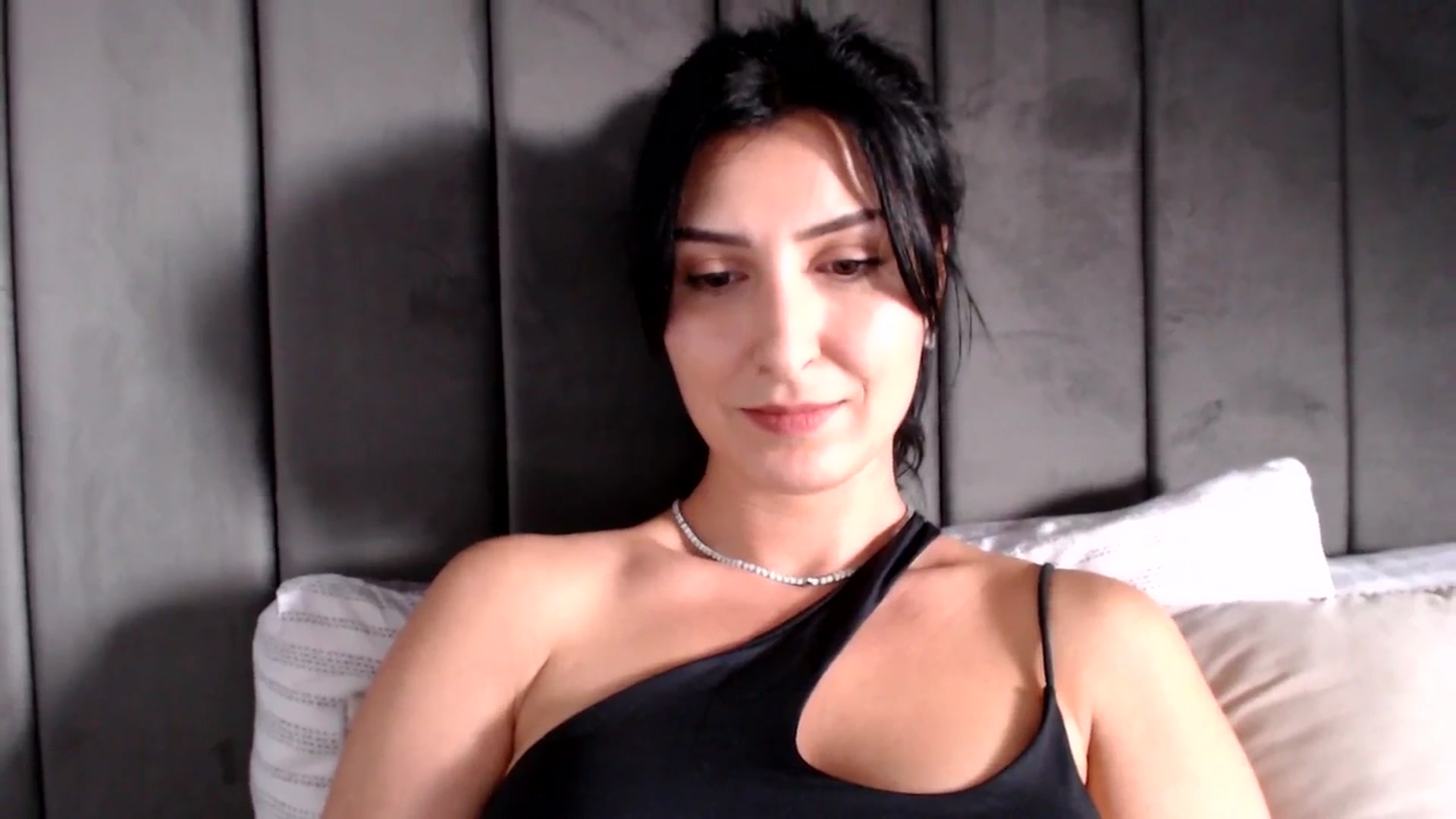 Gallery image thumbnail from MissLeanne's myfreecams stream on, 03/20/2025, 16:10 image 13 of 20