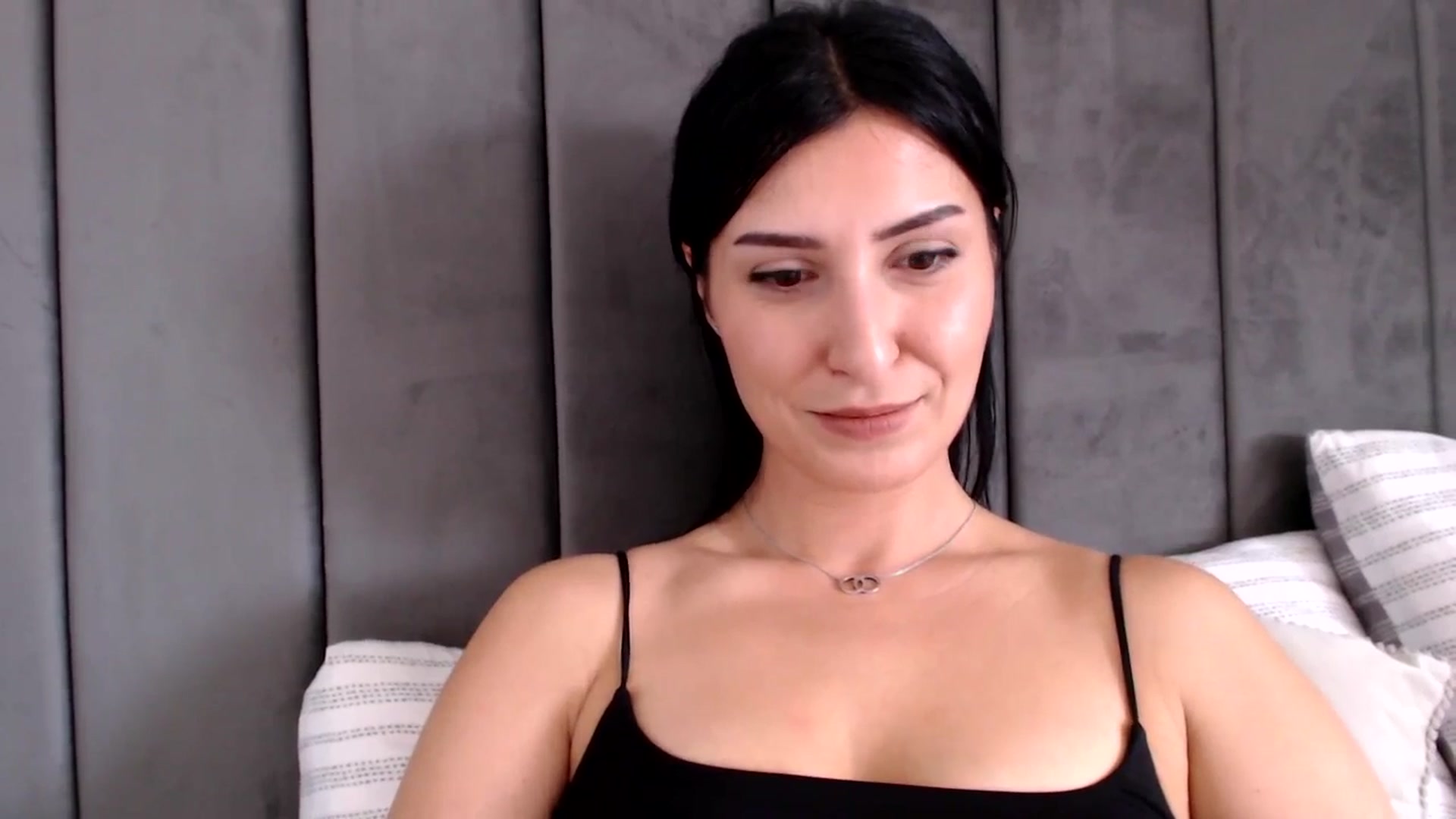 Gallery image thumbnail from MissLeanne's myfreecams stream on, 03/24/2025, 10:37 image 15 of 20
