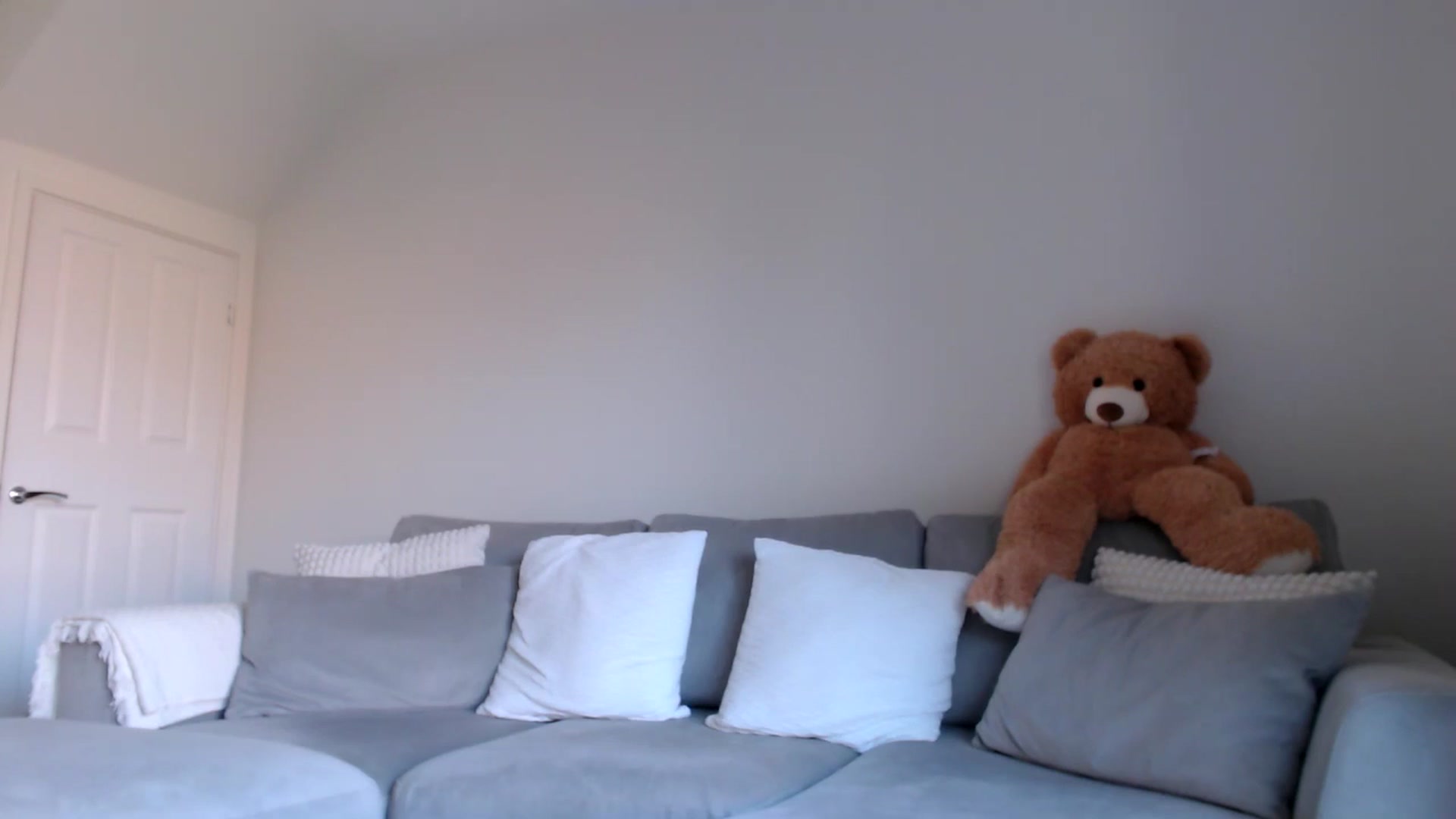 Gallery image thumbnail from MissLeanne's myfreecams stream on, 03/24/2025, 11:46 image 10 of 20
