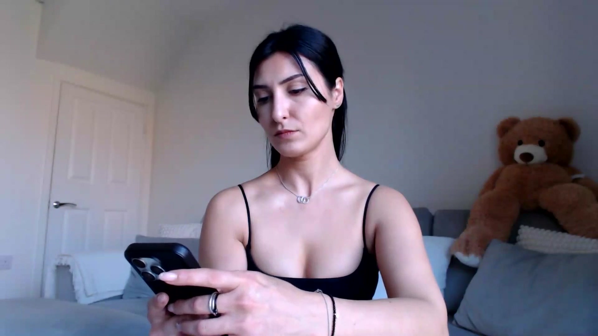 Gallery image thumbnail from MissLeanne's myfreecams stream on, 03/24/2025, 11:46 image 15 of 20