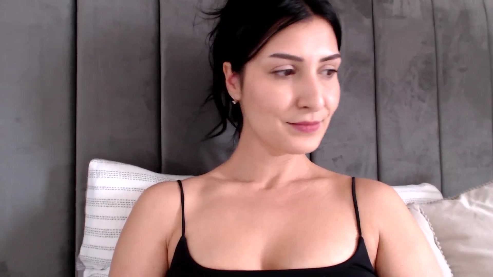 Gallery image thumbnail from MissLeanne's myfreecams stream on, 03/28/2025, 12:55 image 18 of 20