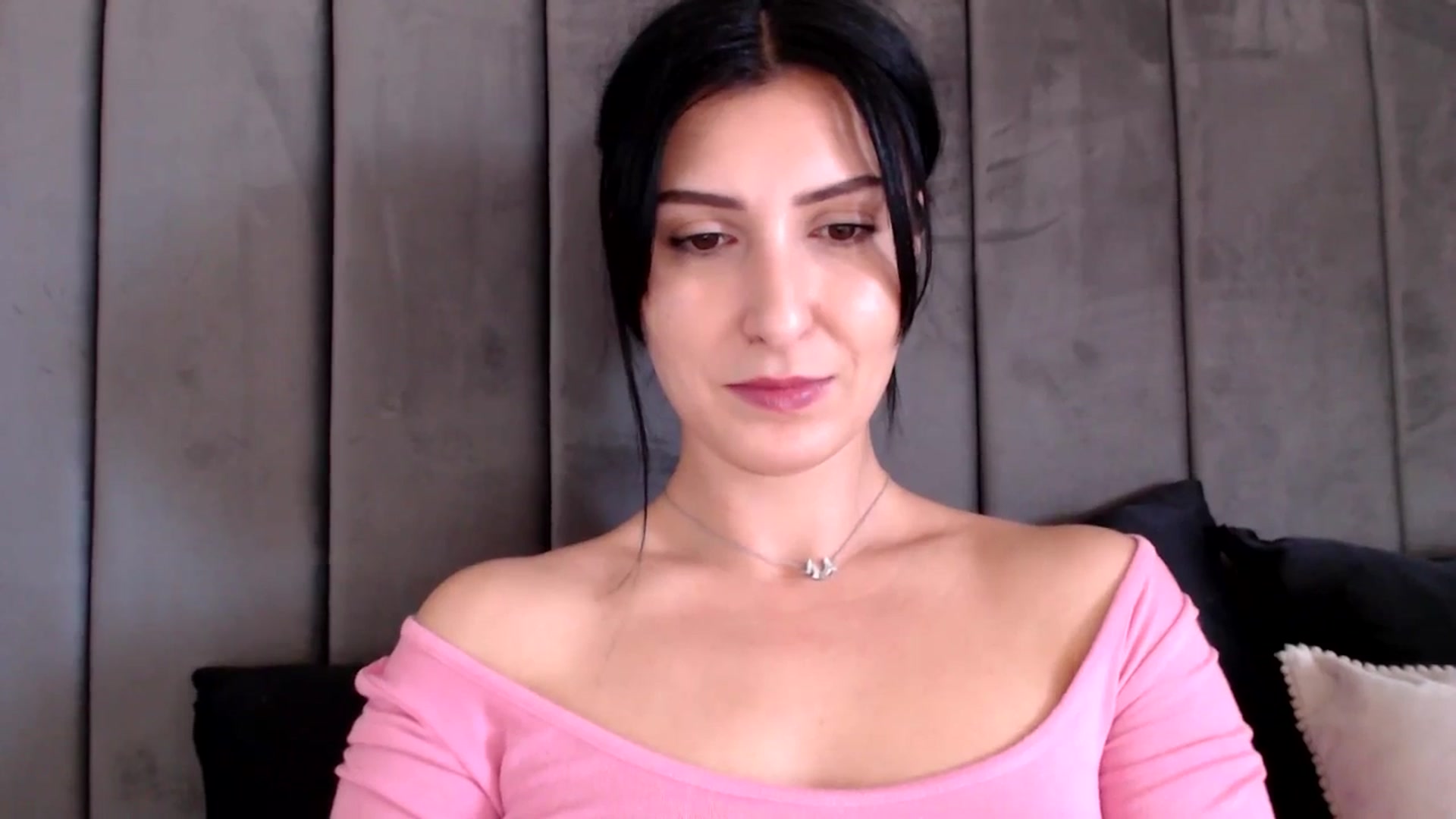 Gallery image thumbnail from MissLeanne's myfreecams stream on, 03/31/2025, 10:33 image 5 of 20