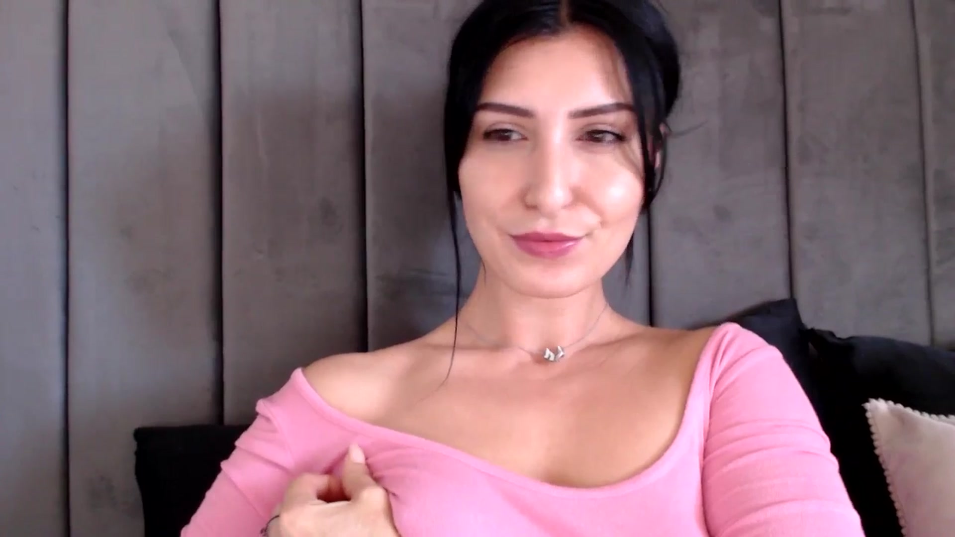 Gallery image thumbnail from MissLeanne's myfreecams stream on, 03/31/2025, 10:33 image 6 of 20