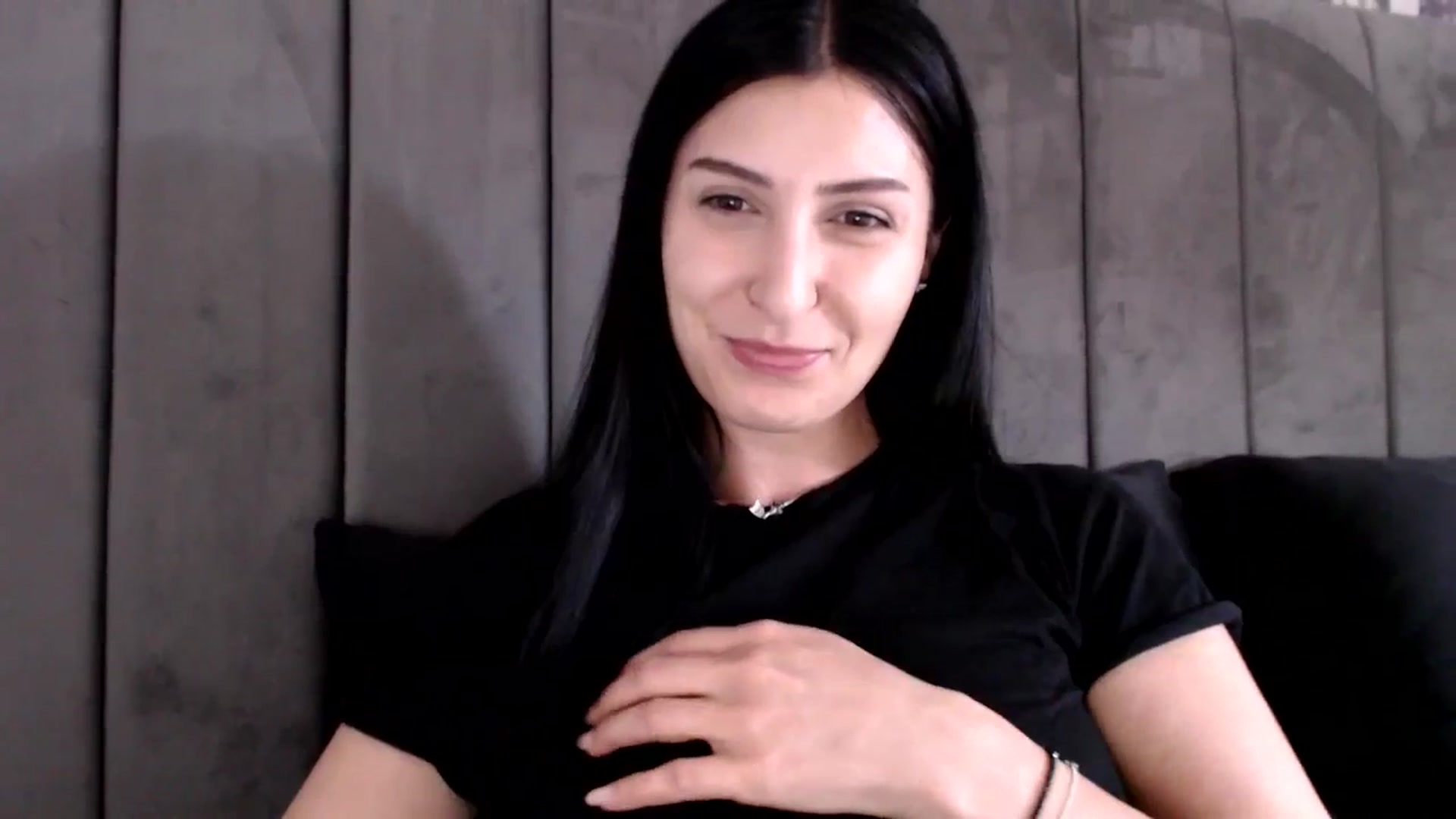 Gallery image thumbnail from MissLeanne's myfreecams stream on, 04/01/2025, 14:11 image 10 of 20