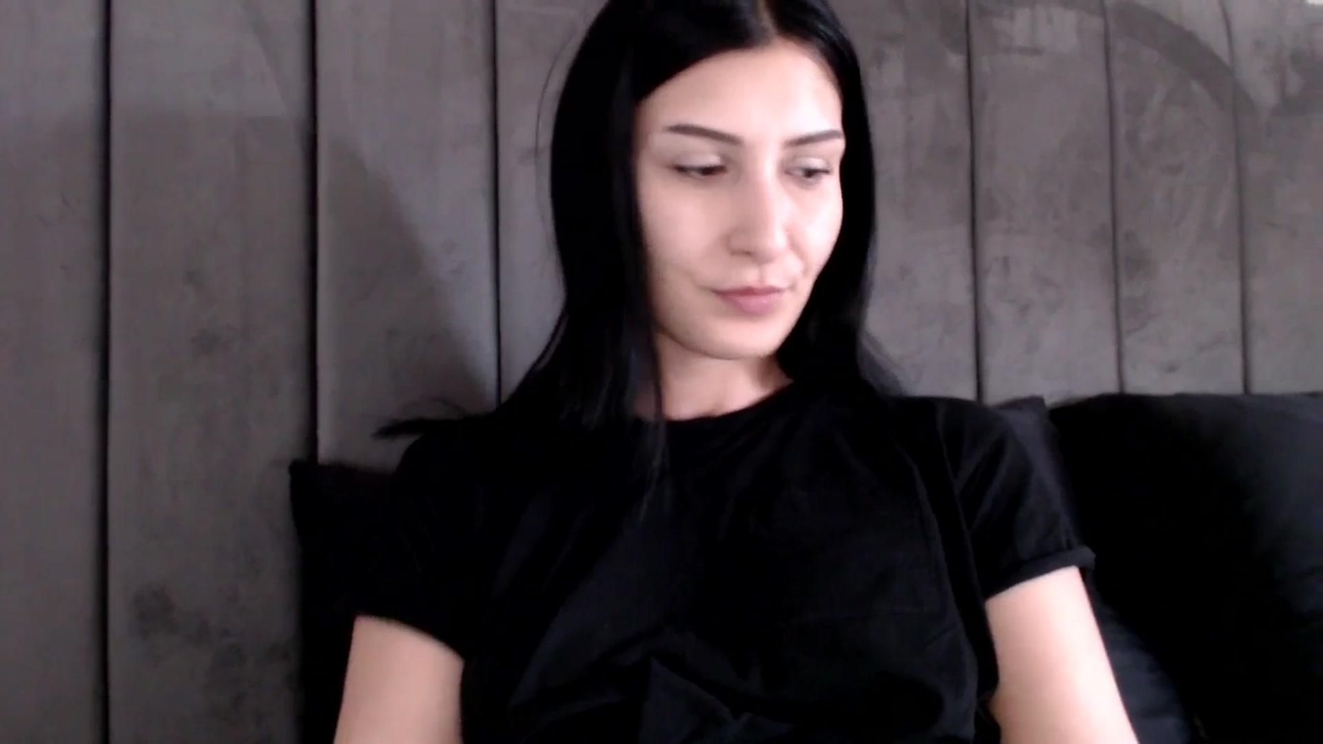 Gallery image thumbnail from MissLeanne's myfreecams stream on, 04/01/2025, 14:11 image 8 of 20