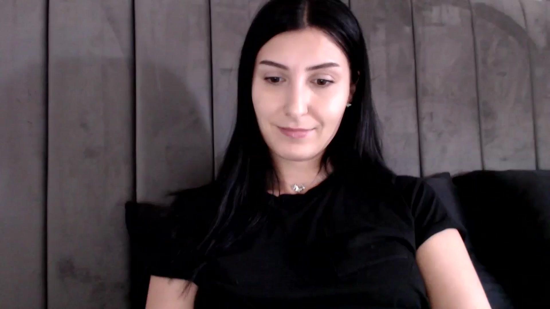 Gallery image thumbnail from MissLeanne's myfreecams stream on, 04/01/2025, 14:11 image 7 of 20