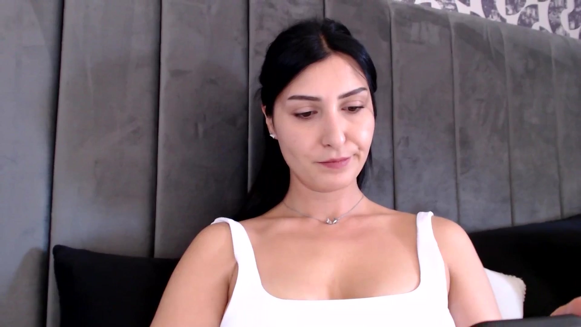 Gallery image thumbnail from MissLeanne's myfreecams stream on, 04/02/2025, 11:23 image 16 of 20
