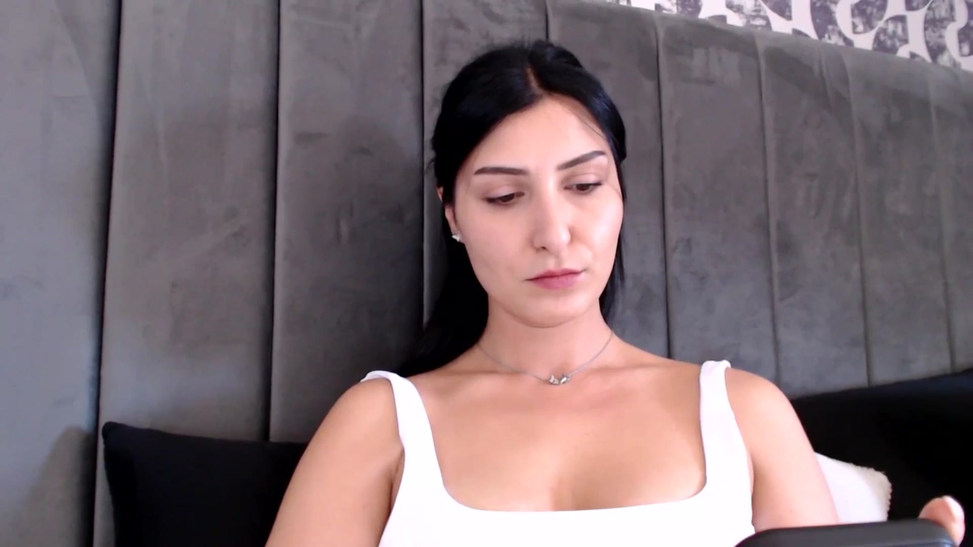 Gallery image thumbnail from MissLeanne's myfreecams stream on, 04/02/2025, 11:23 image 13 of 20