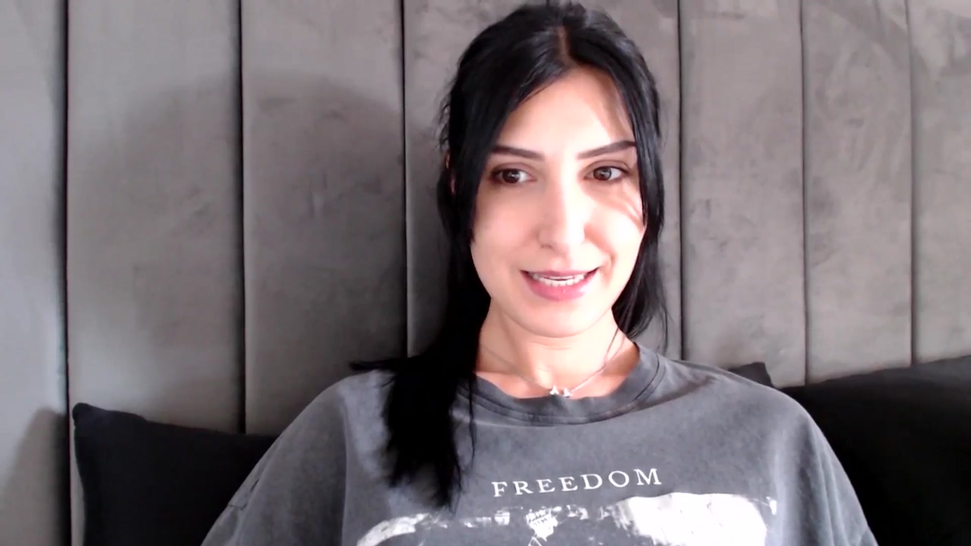 Gallery image thumbnail from MissLeanne's myfreecams stream on, 04/02/2025, 13:57 image 17 of 20