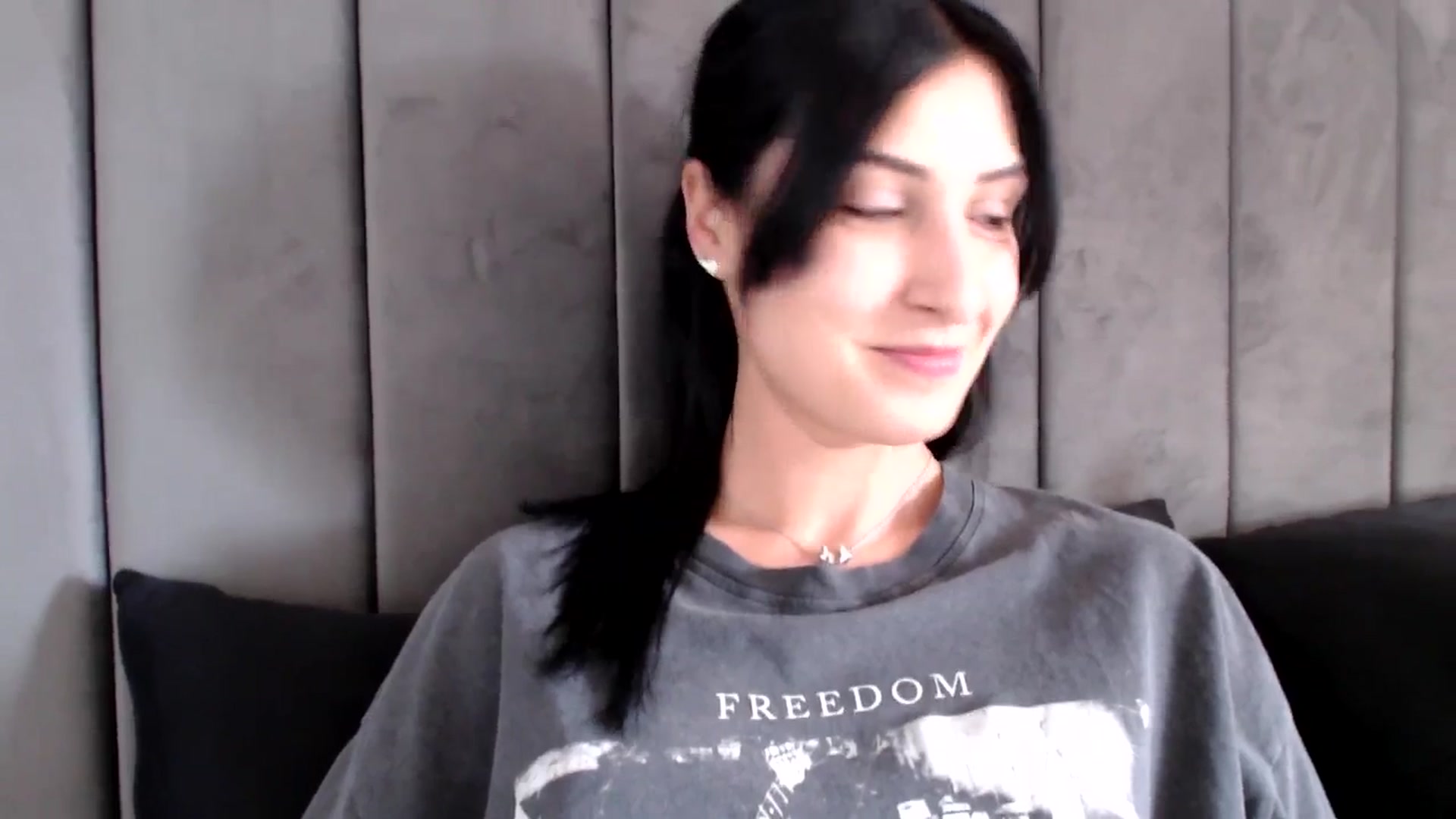 Gallery image thumbnail from MissLeanne's myfreecams stream on, 04/02/2025, 13:57 image 16 of 20
